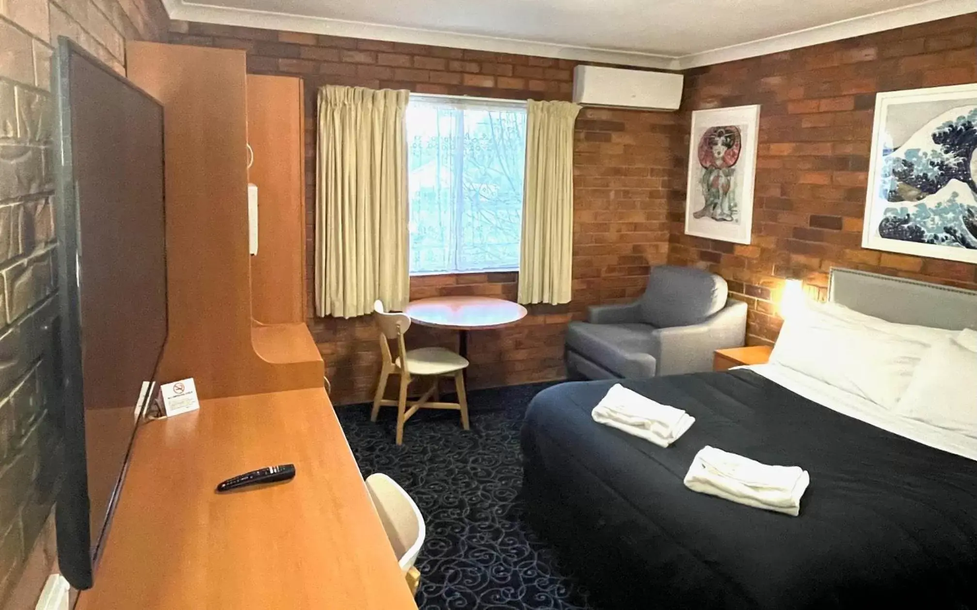 Queen Room in Shiralee Motel Guyra Queen Room in Shiralee Motel Guyra