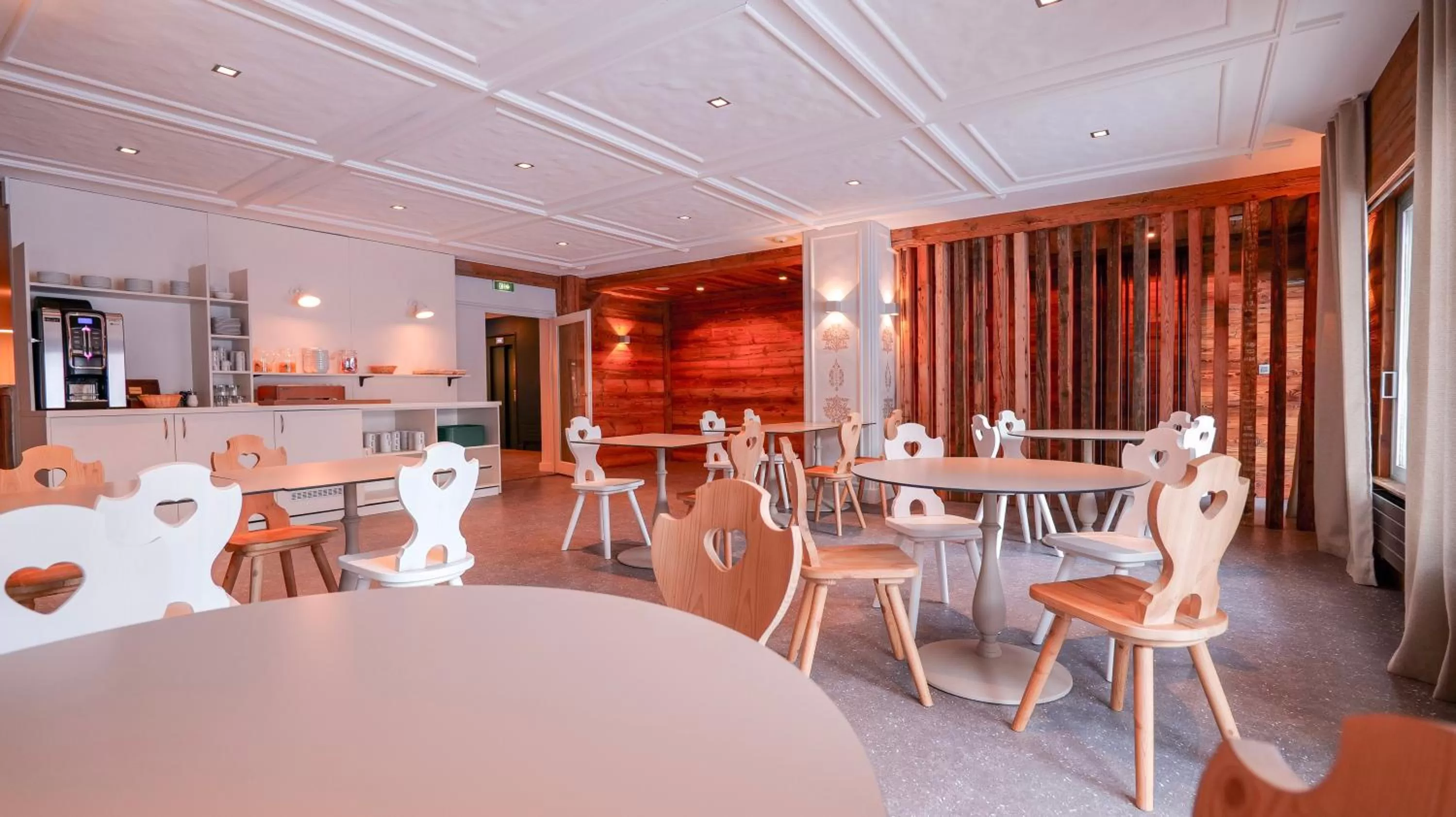 Restaurant/places to eat in Hôtel des 2 Gares