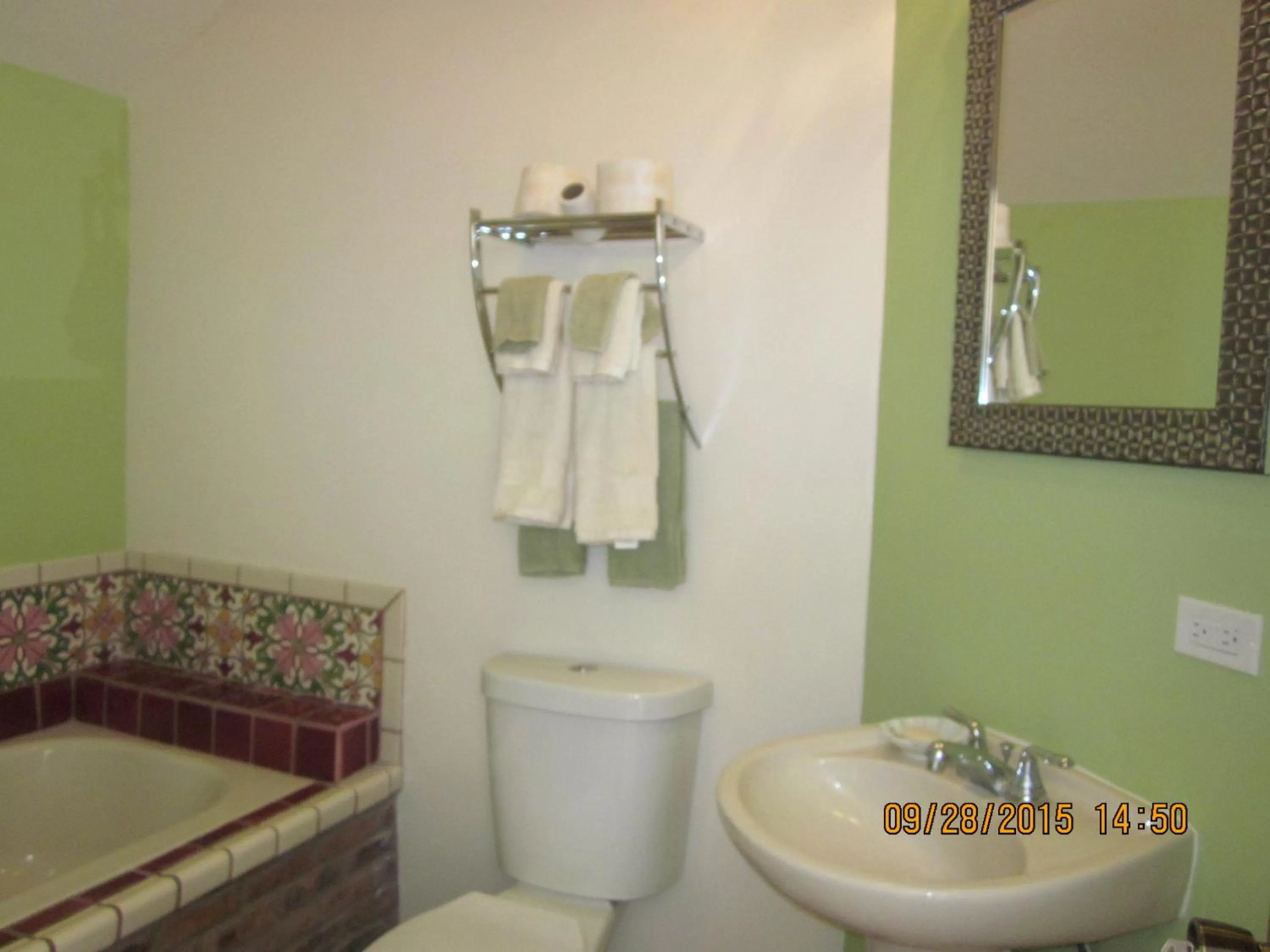 Photo of the whole room in Hacienda Rancho Santini