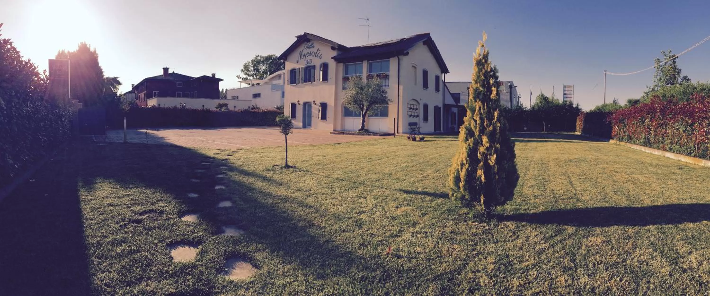 Facade/entrance in Villa Myosotis