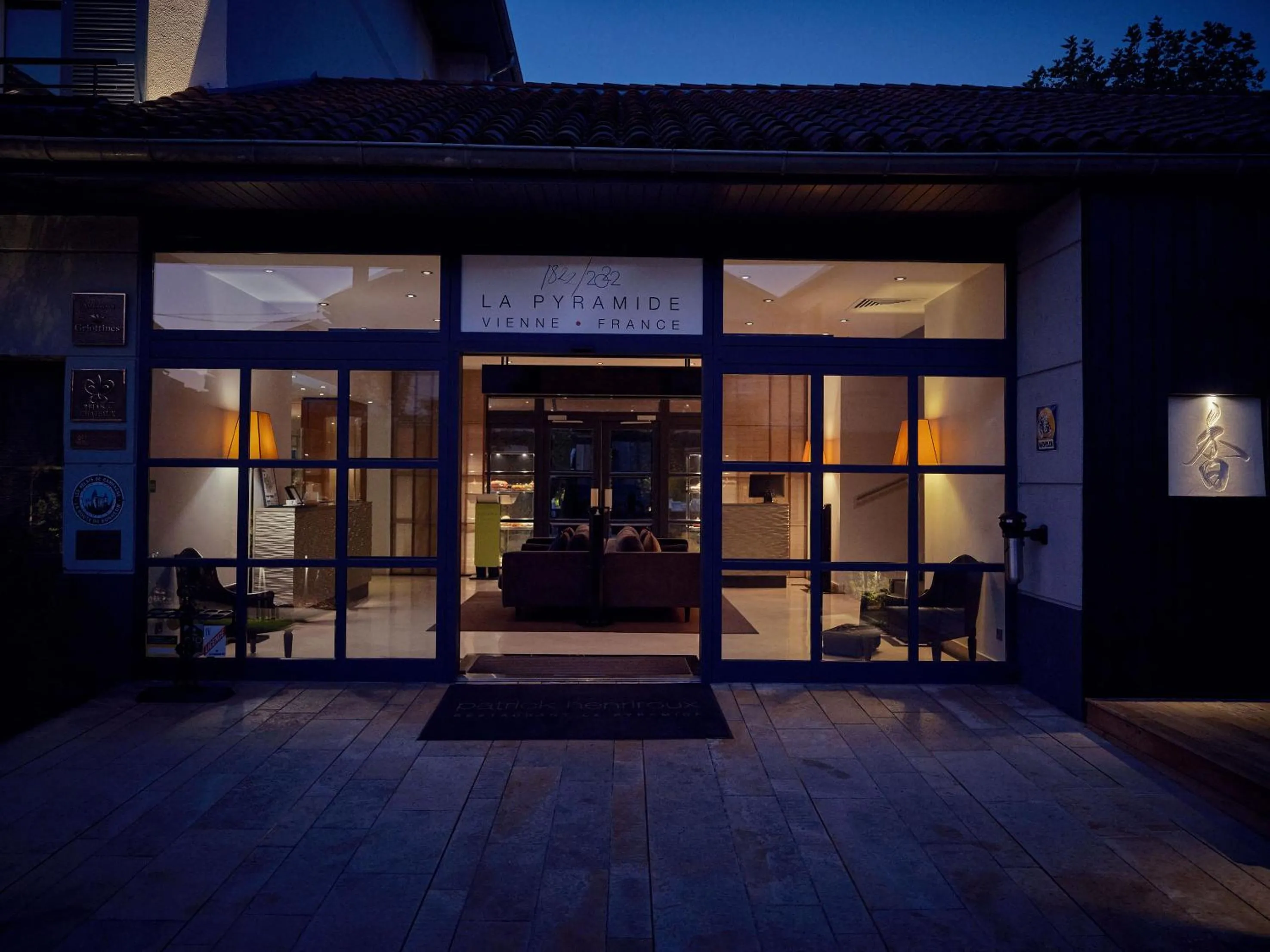 Property building in La Pyramide - Maison Henriroux