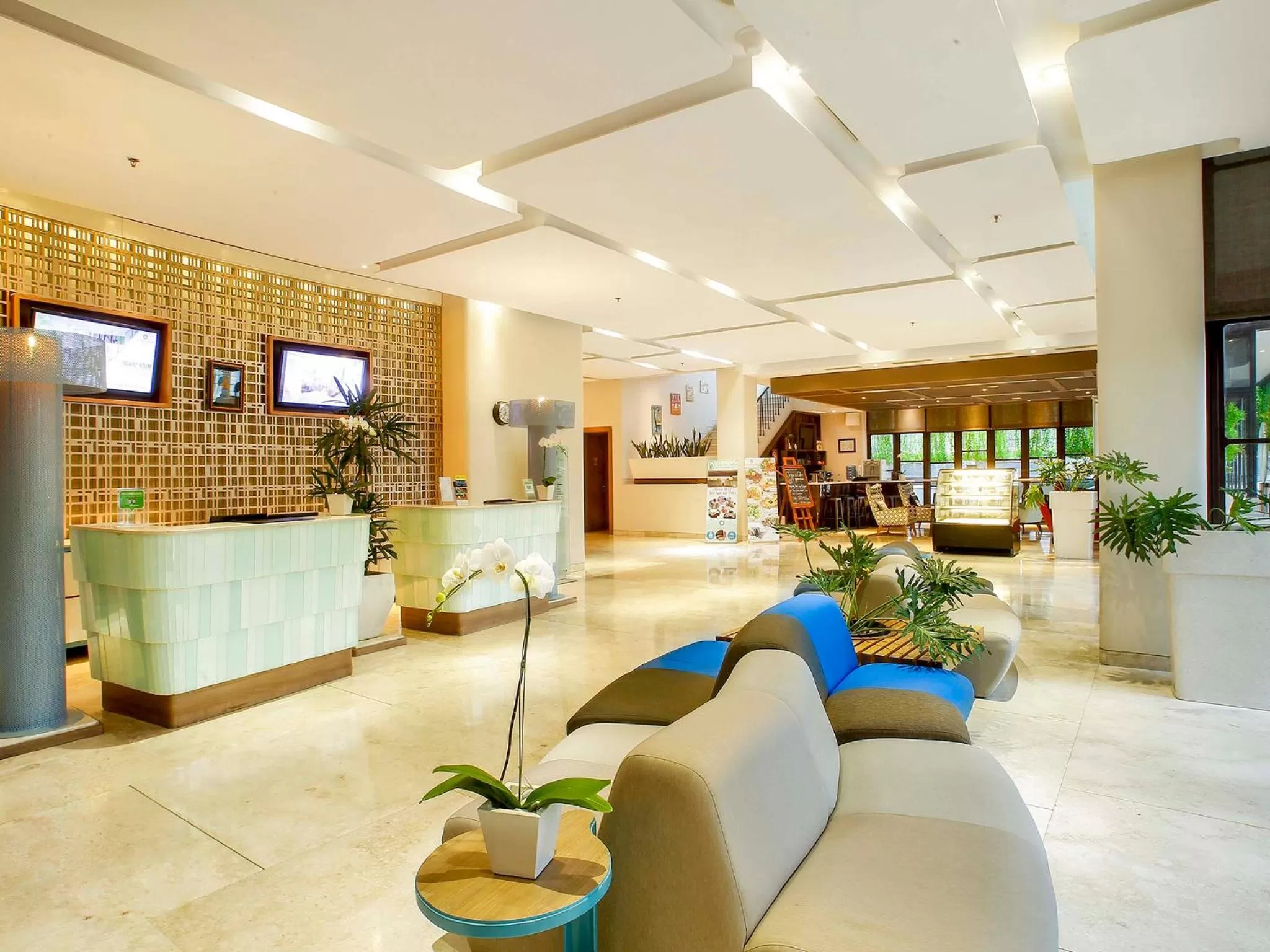 Lobby or reception in Grand Livio Kuta Hotel