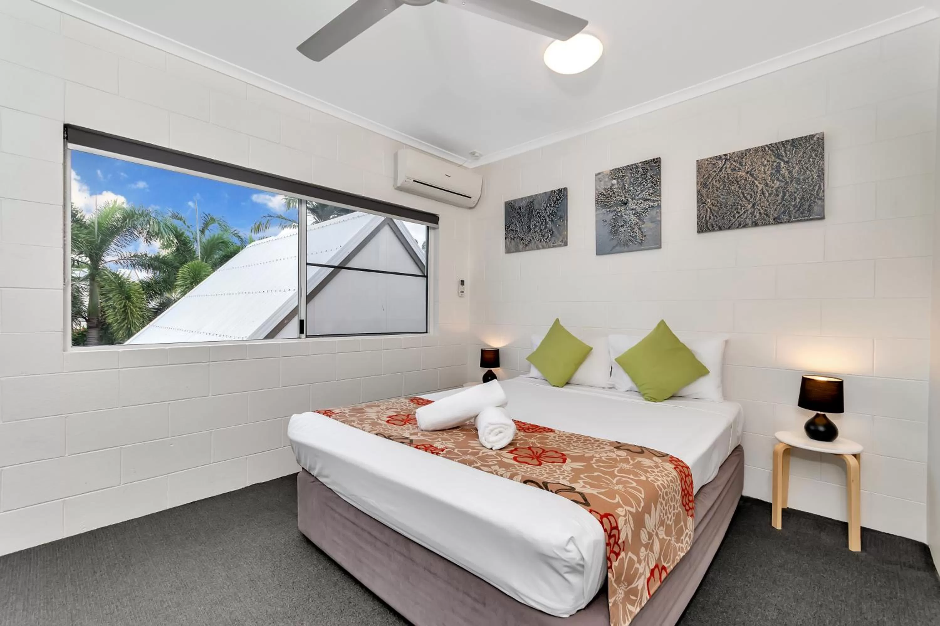 Bed in TiTree Village Holiday Apartments
