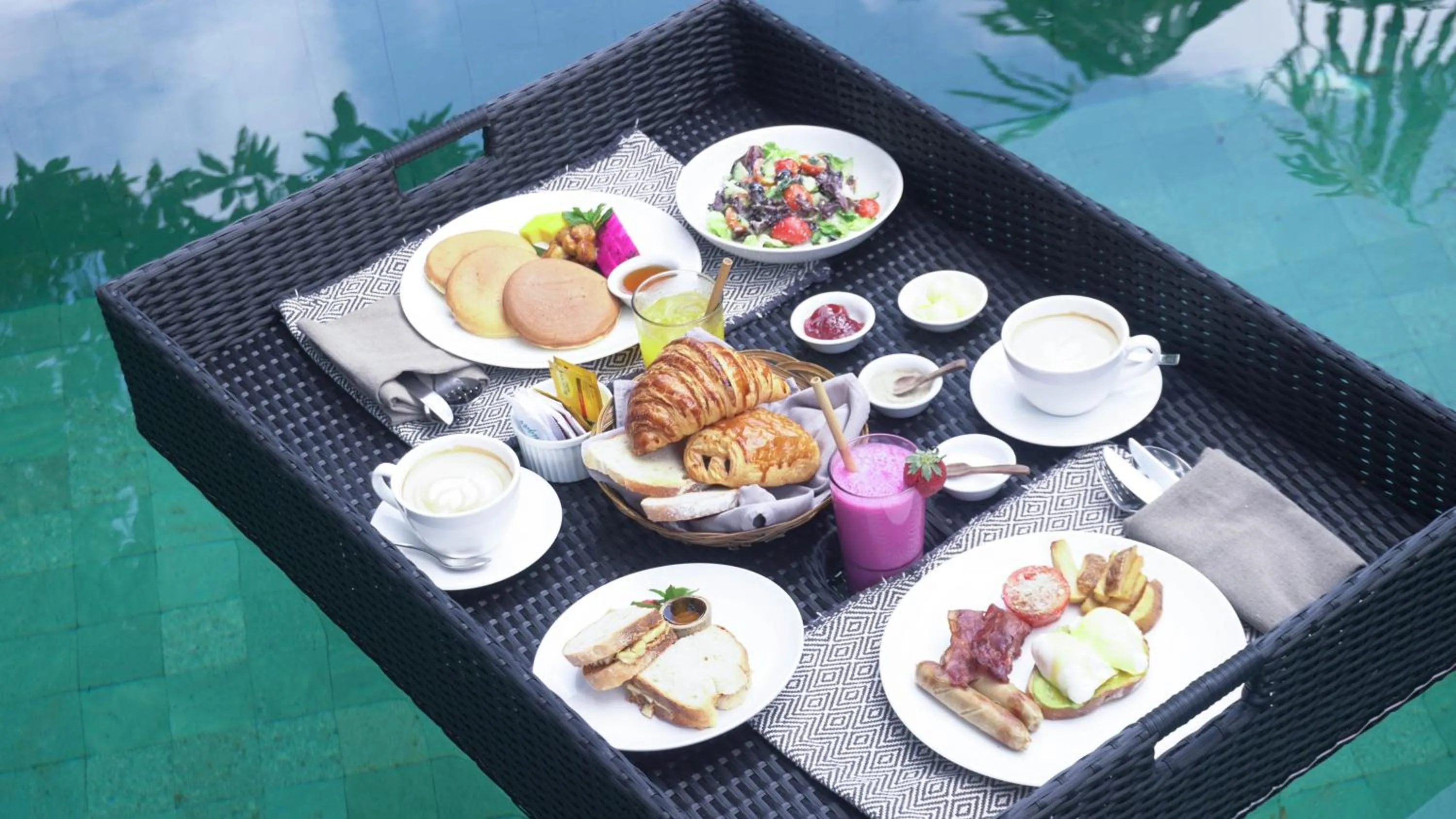 Food and drinks in Aria Villas Ubud