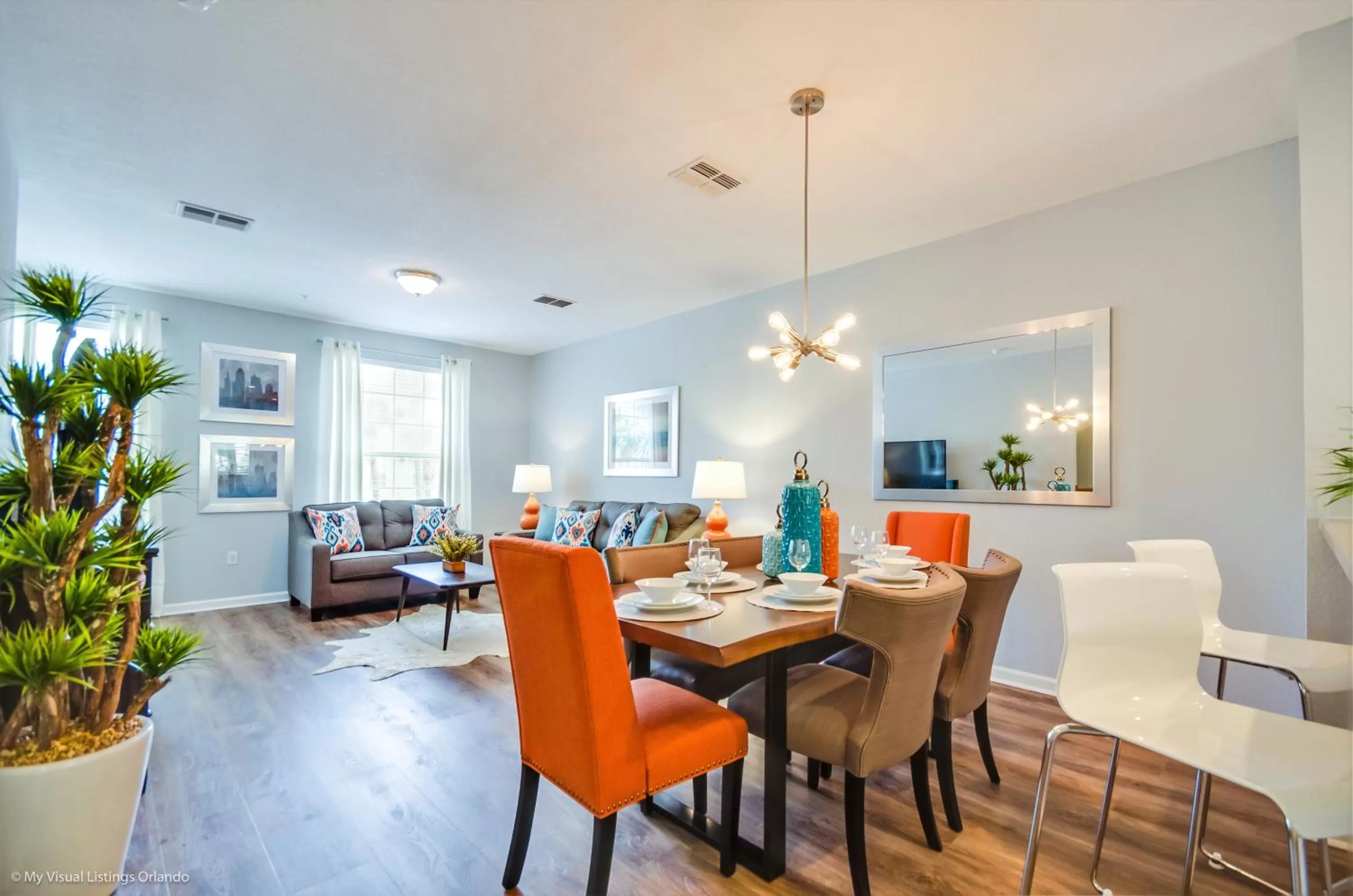 Living room, Restaurant/Places to Eat in Casiola Vacation Homes