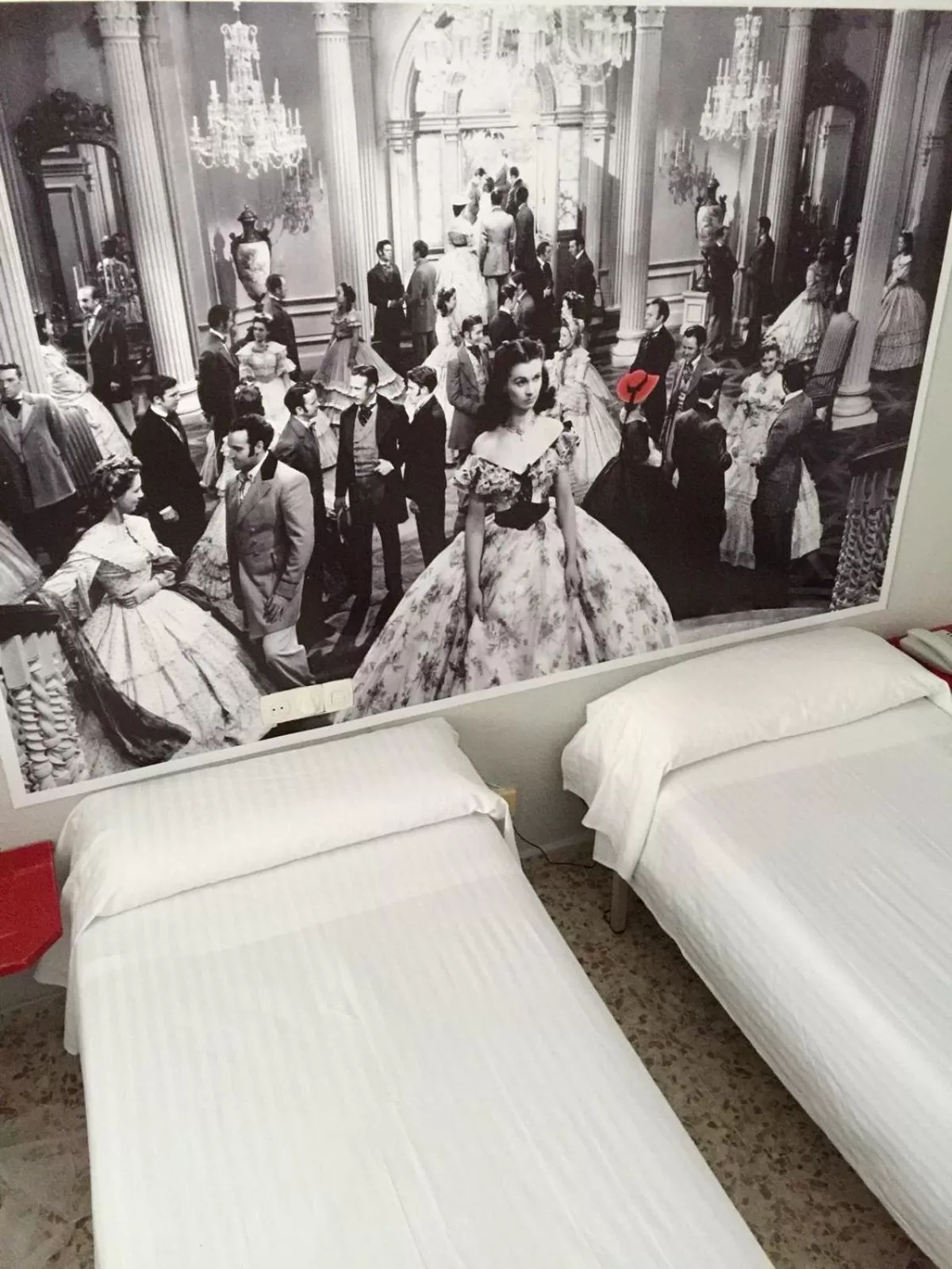 Photo of the whole room in Hotel Sur Utopia