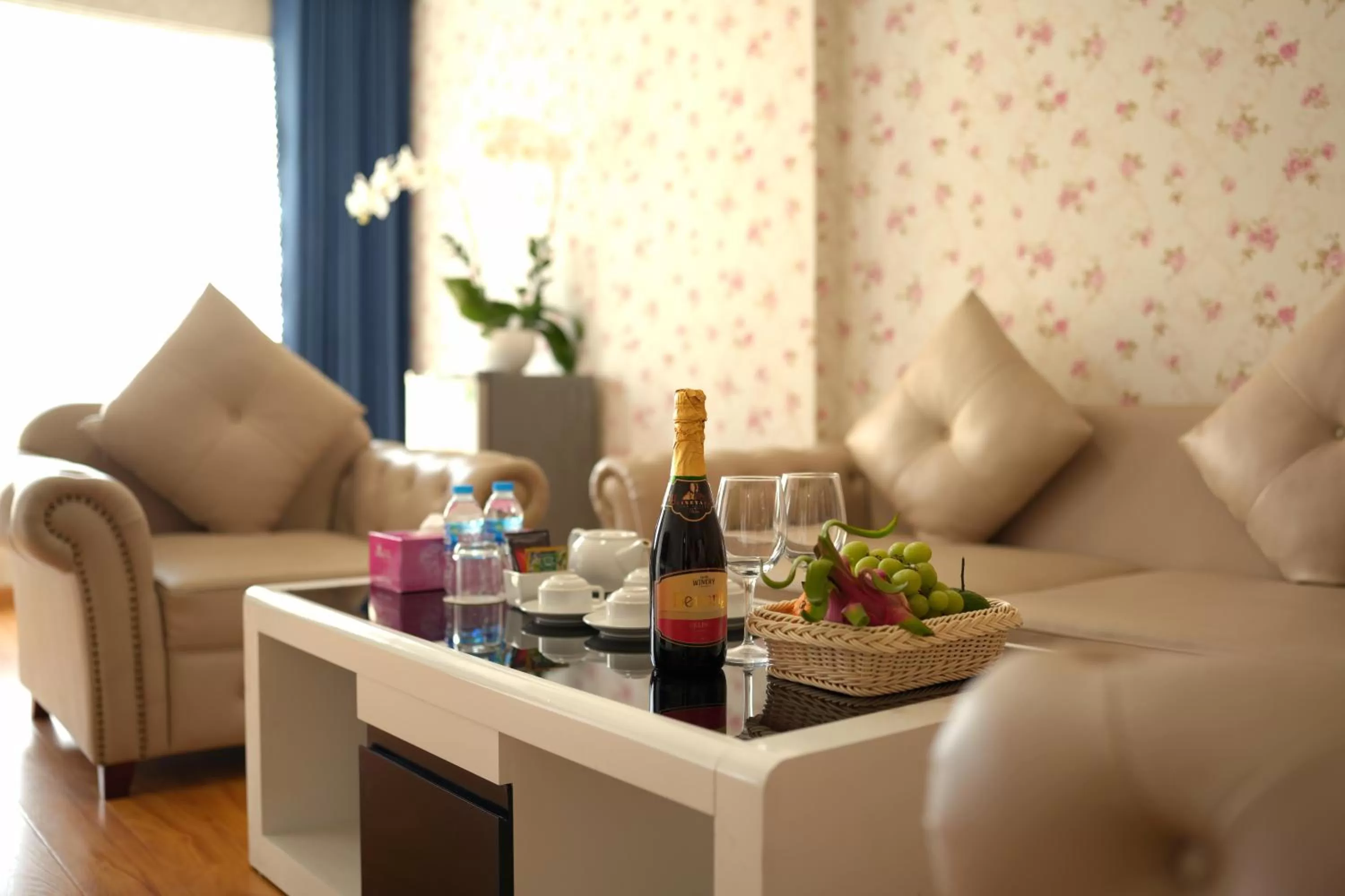 Living room in Pleiku & Em Hotel by Gia Lai Tourist