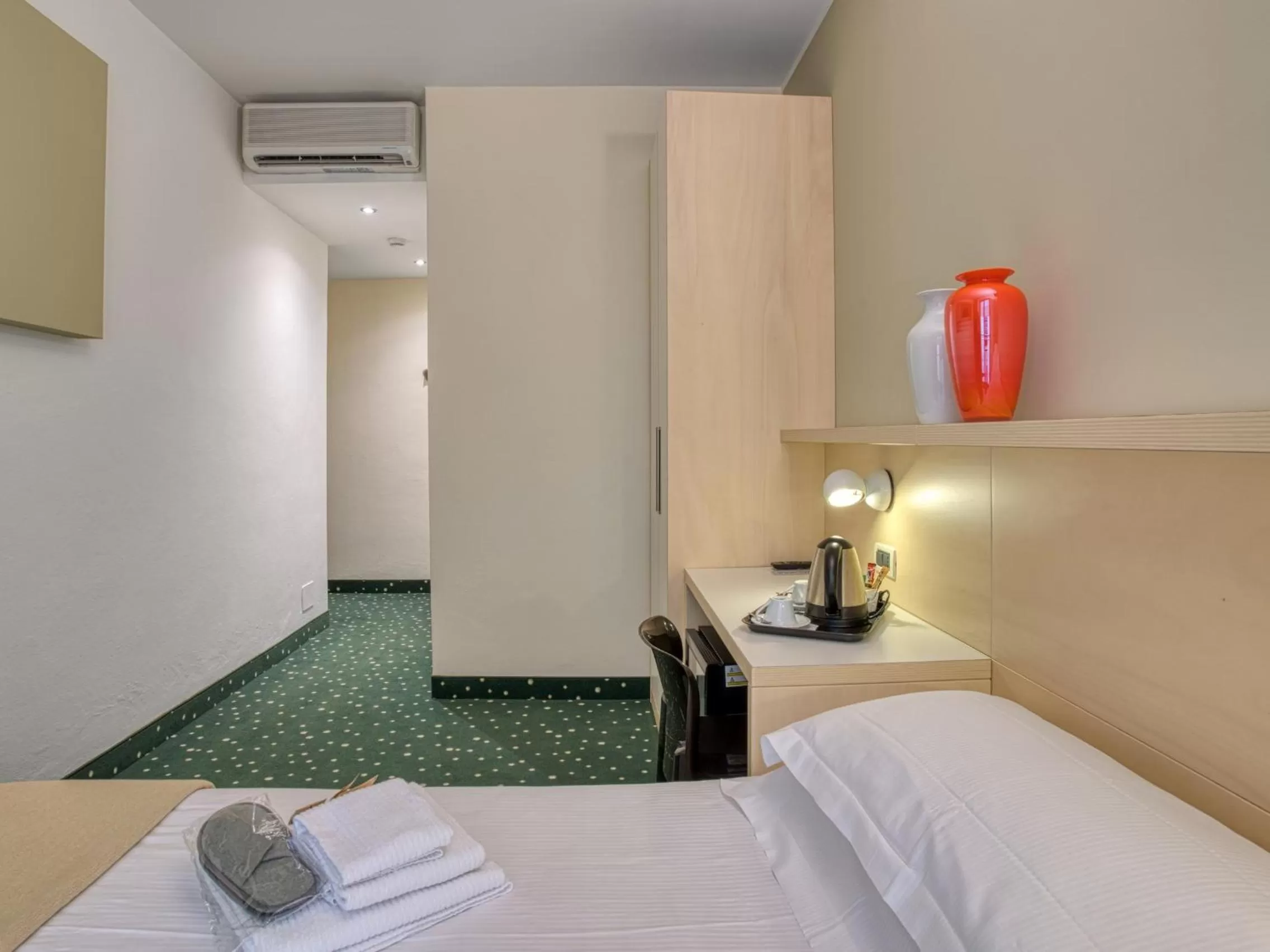 Photo of the whole room, Bed in Hotel Piroscafo