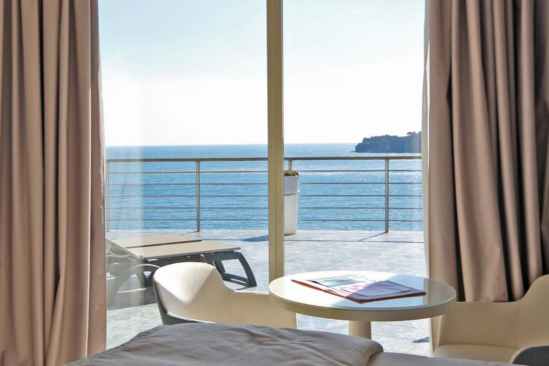 Photo of the whole room in Hotel Plaza