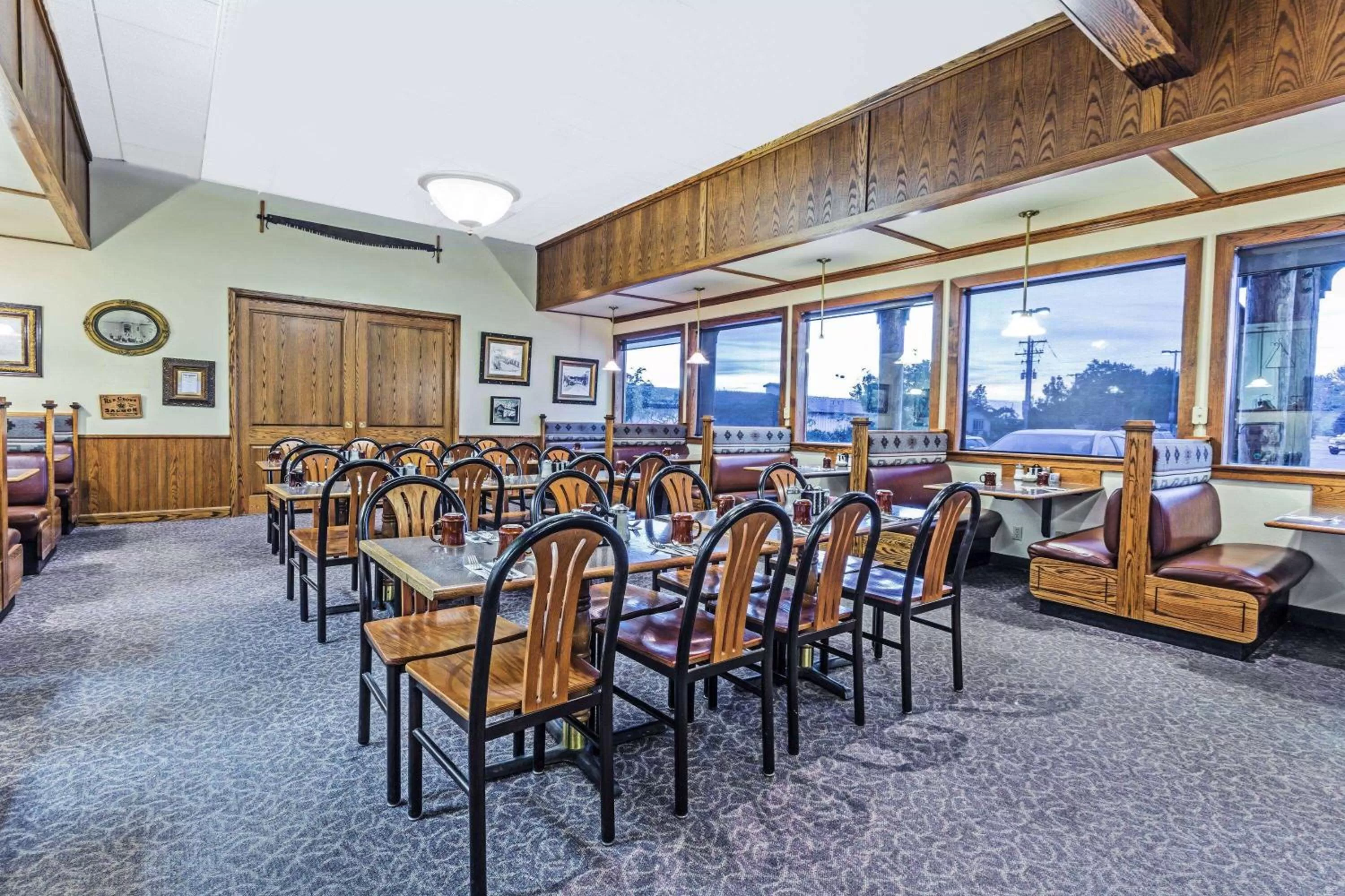 Restaurant/places to eat in Travelodge by Wyndham Pioneer Villa