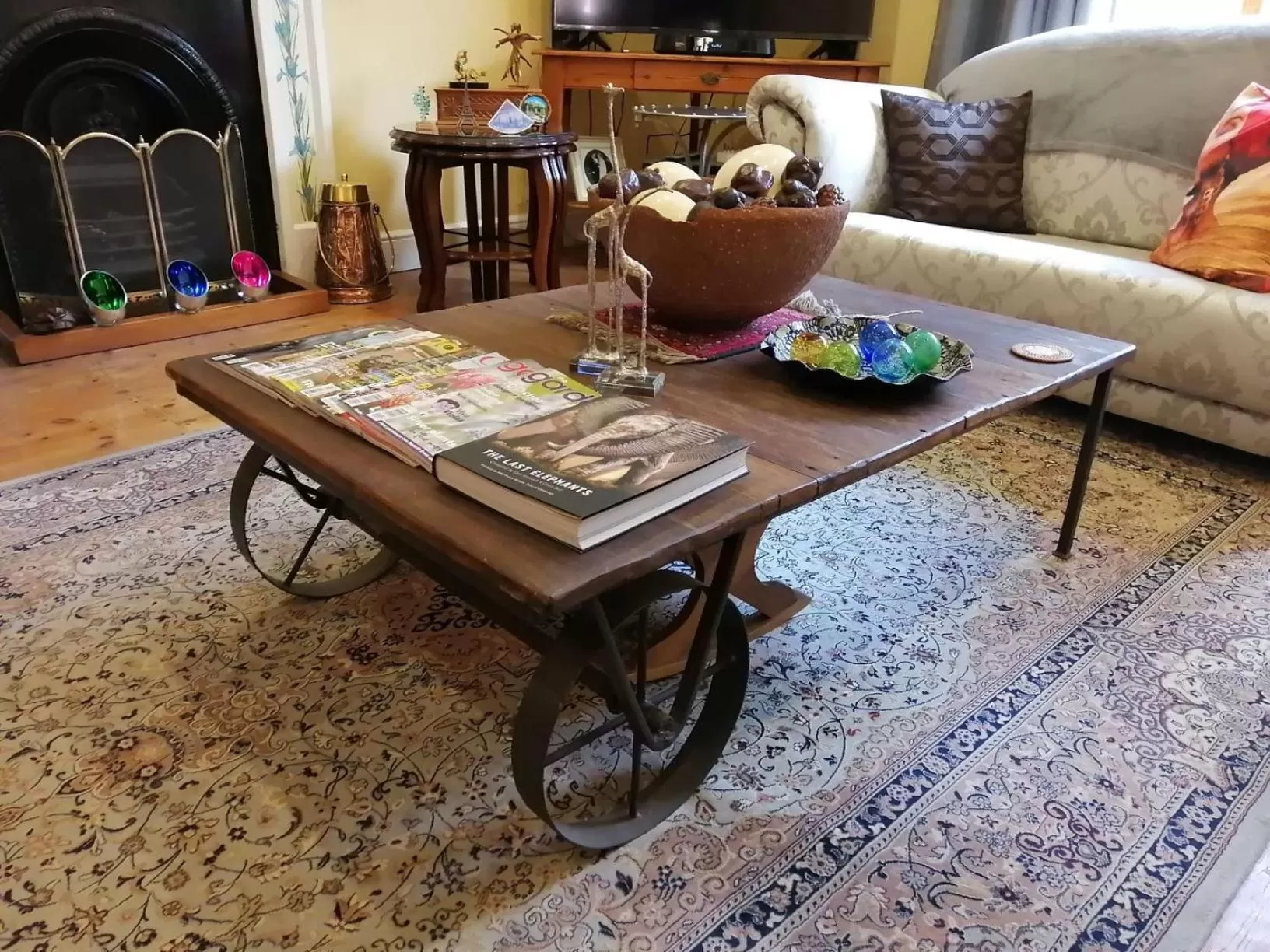 Communal lounge/ TV room in Squirrels Corner