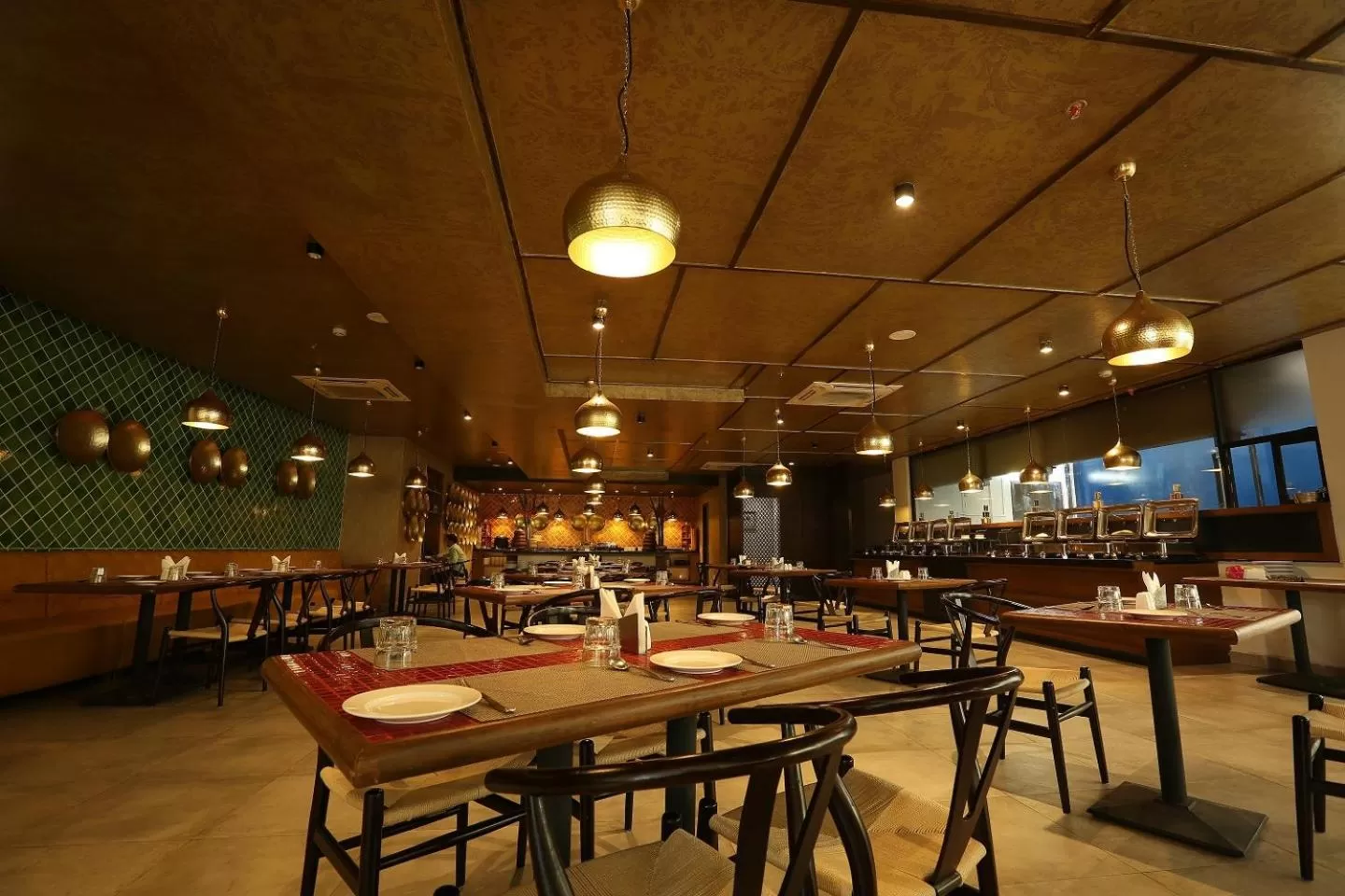 Restaurant/places to eat in Hotel Deccan Serai, HITEC CITY, HYDERABAD