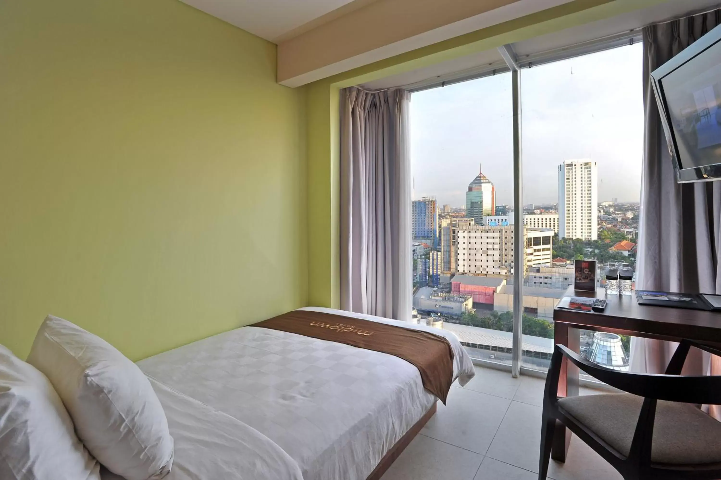 Single Room in Midtown Hotel Surabaya Single Room in Midtown Hotel Surabaya