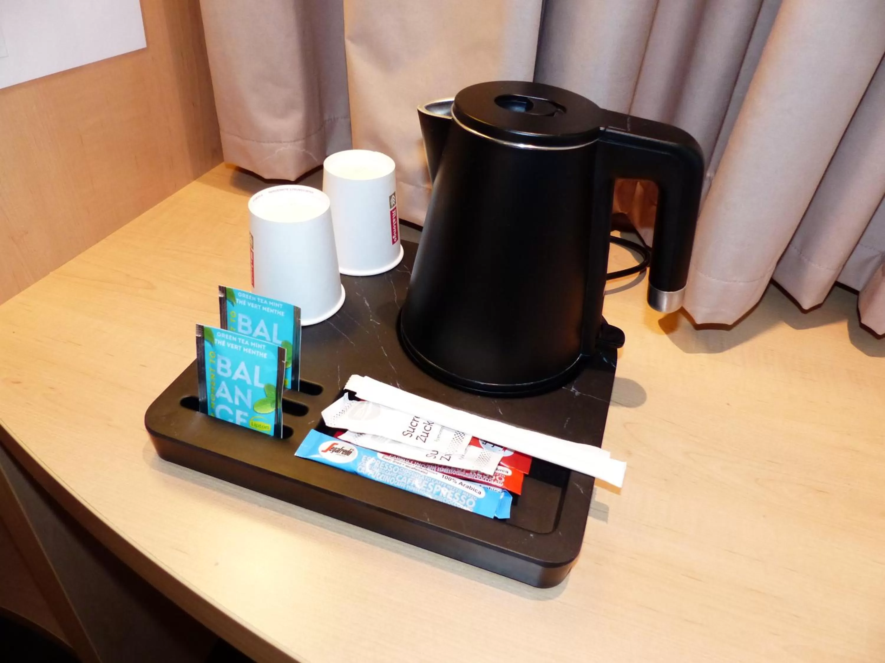 Coffee/tea facilities in ibis Paris Meudon Velizy