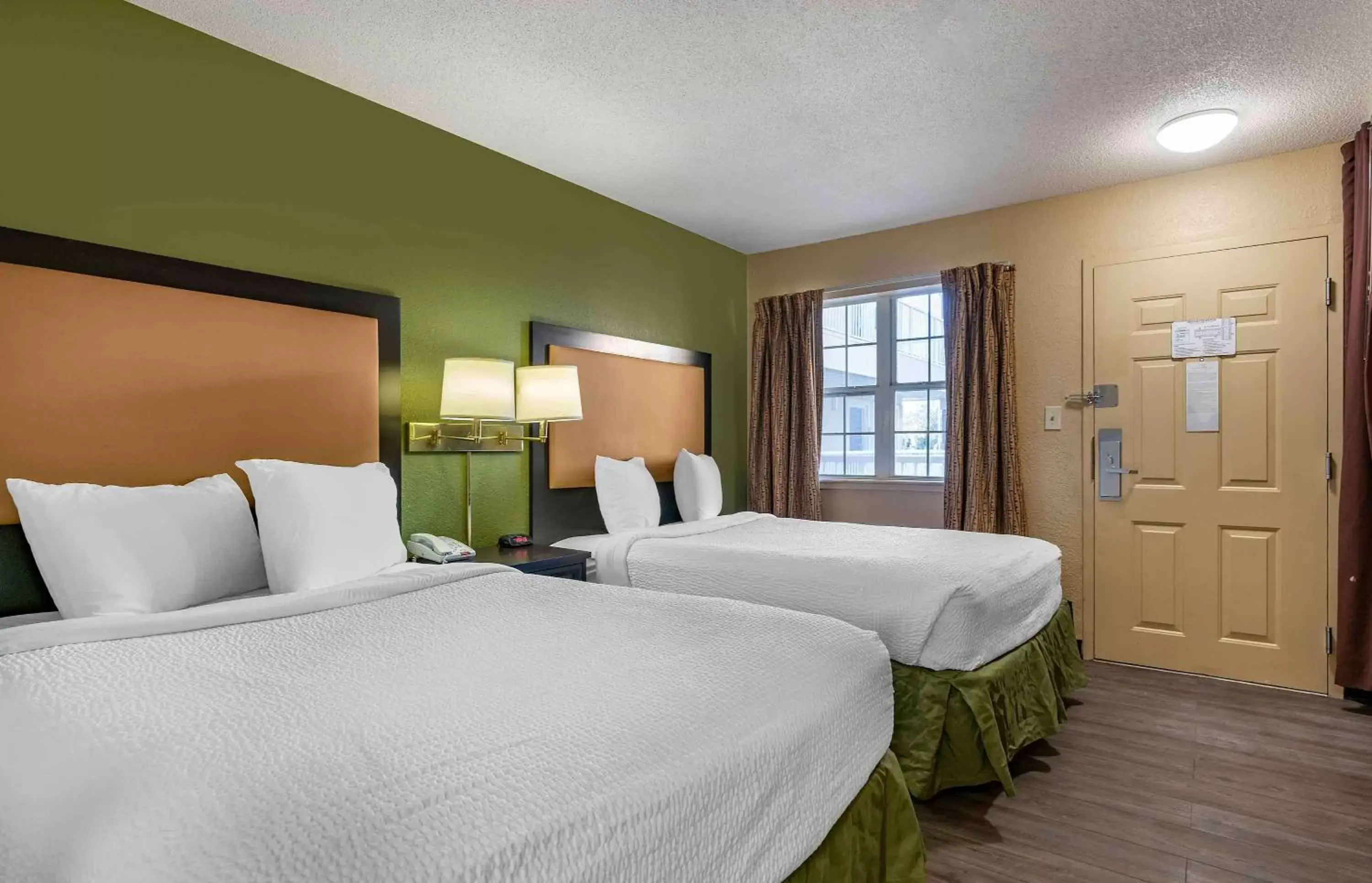 Studio with Two Double Beds - Non-Smoking in Extended Stay America Suites - Lexington - Nicholasville Road Studio with Two Double Beds - Non-Smoking in Extended Stay America Suites - Lexington - Nicholasville Road