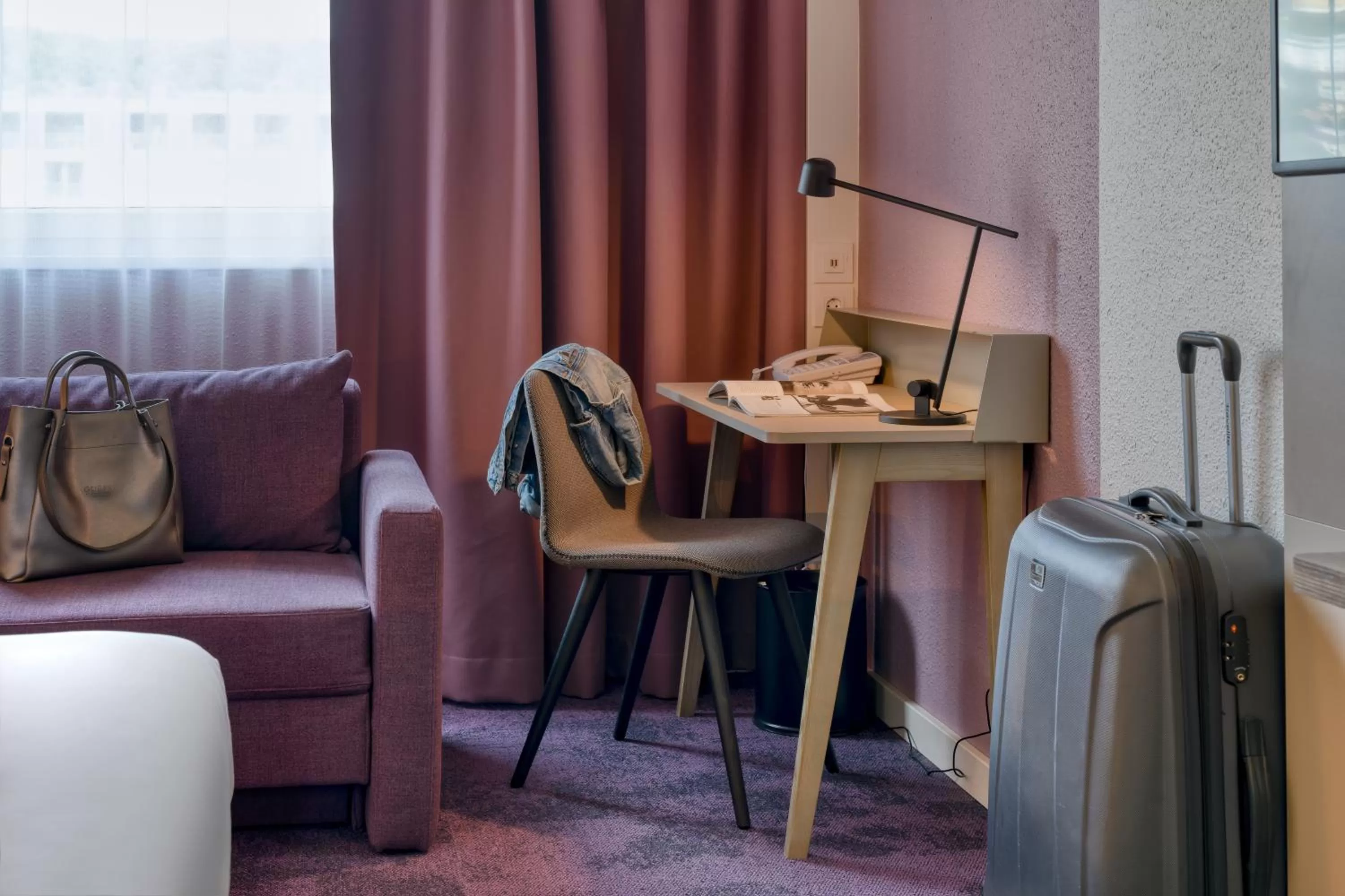 Seating area in Novotel Zurich City West