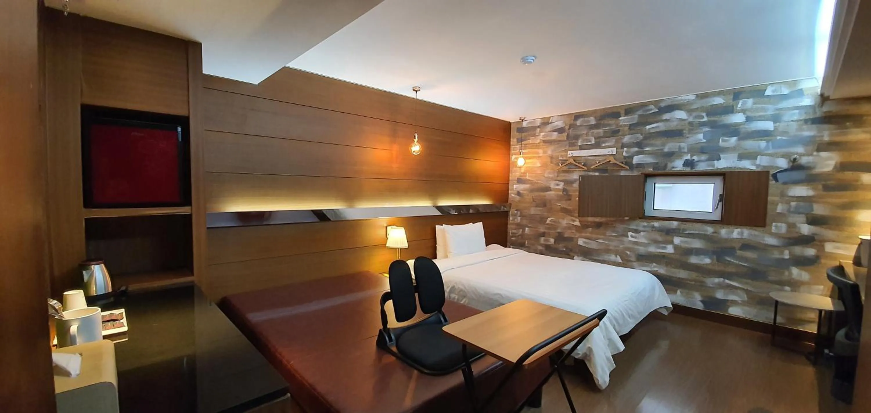 Bed in Friendly DH Naissance Hotel by Mindrum Group