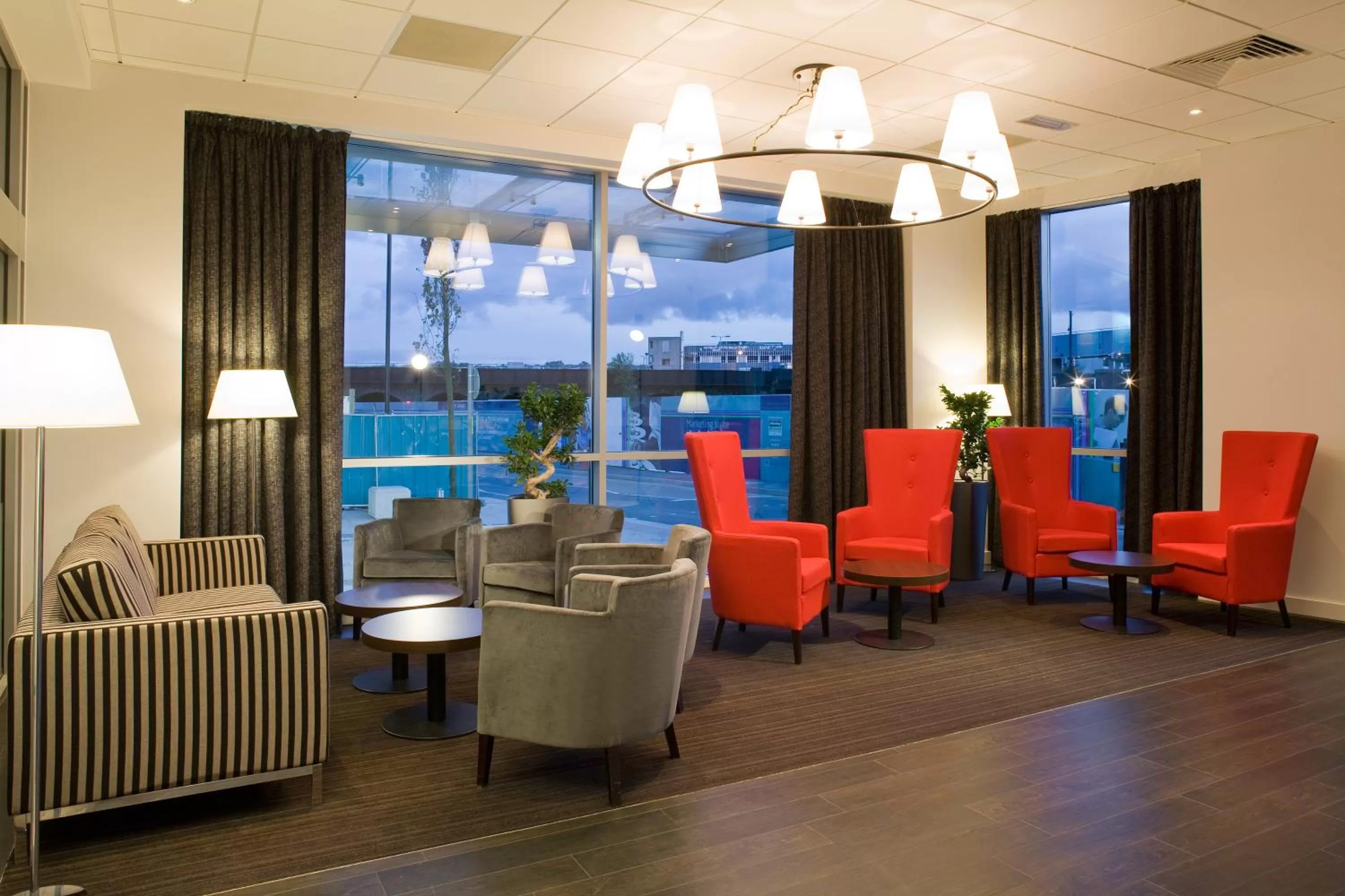 Lounge or bar in ibis Bristol Temple Meads