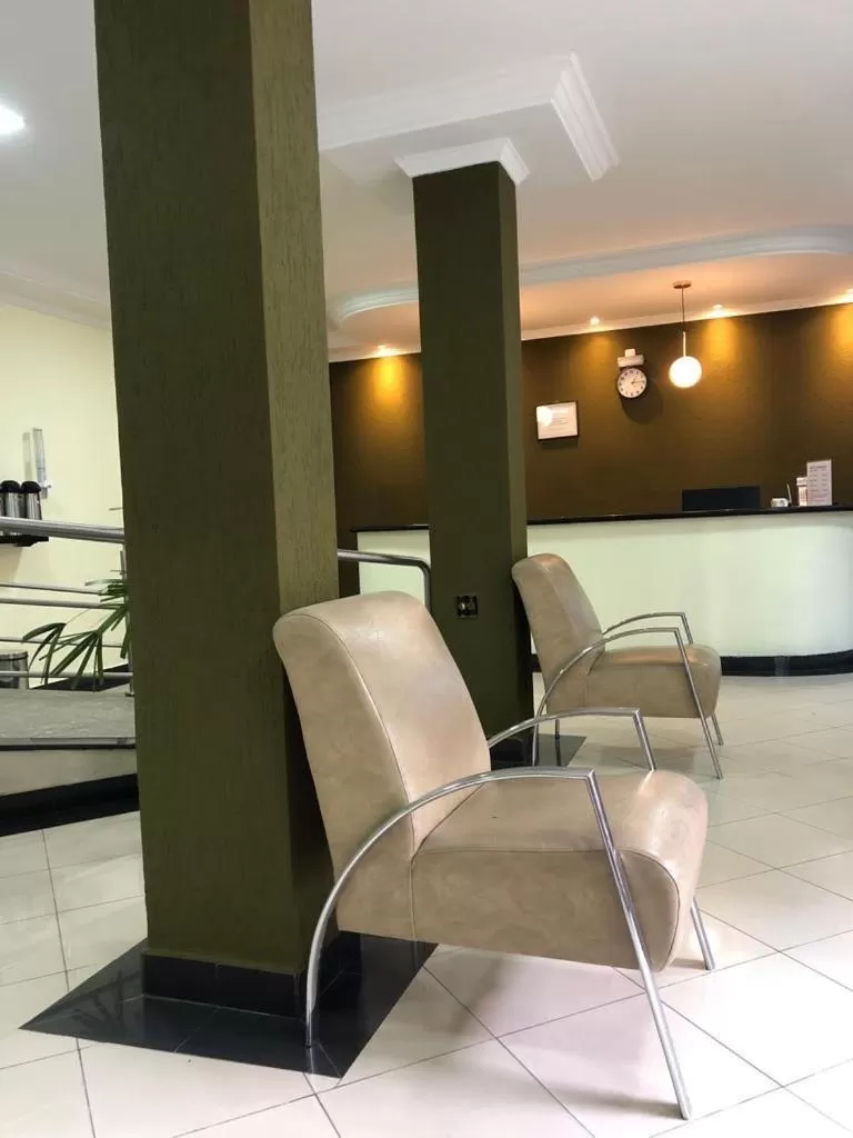 Lobby or reception in Hotel Monteneve a 2 minutos do Bom Retiro, a 8 minutos da 25 de Março a 100 metros da estação de trem para Aeroporto Internacional de Guarulhos