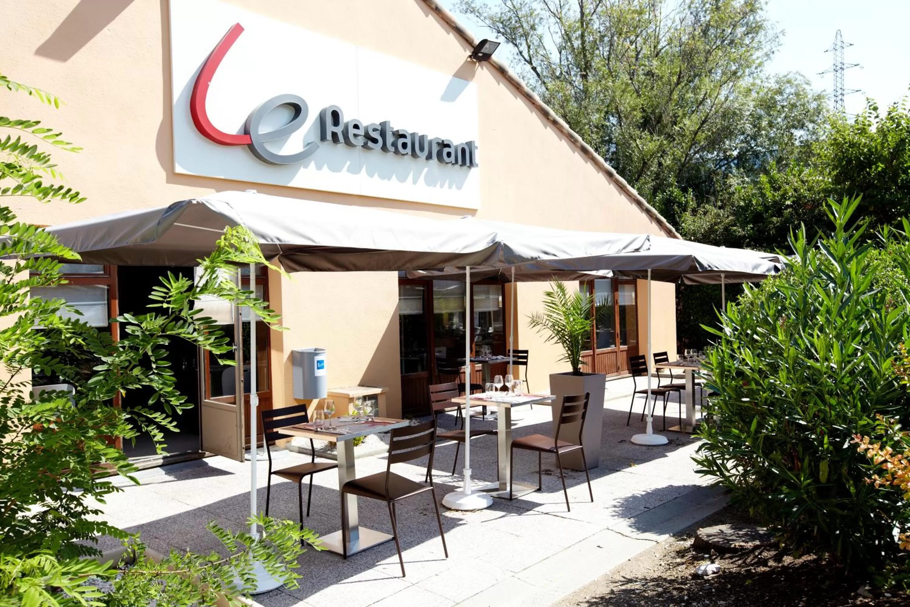 Facade/entrance in Kyriad Direct Marseille Est La Valentine