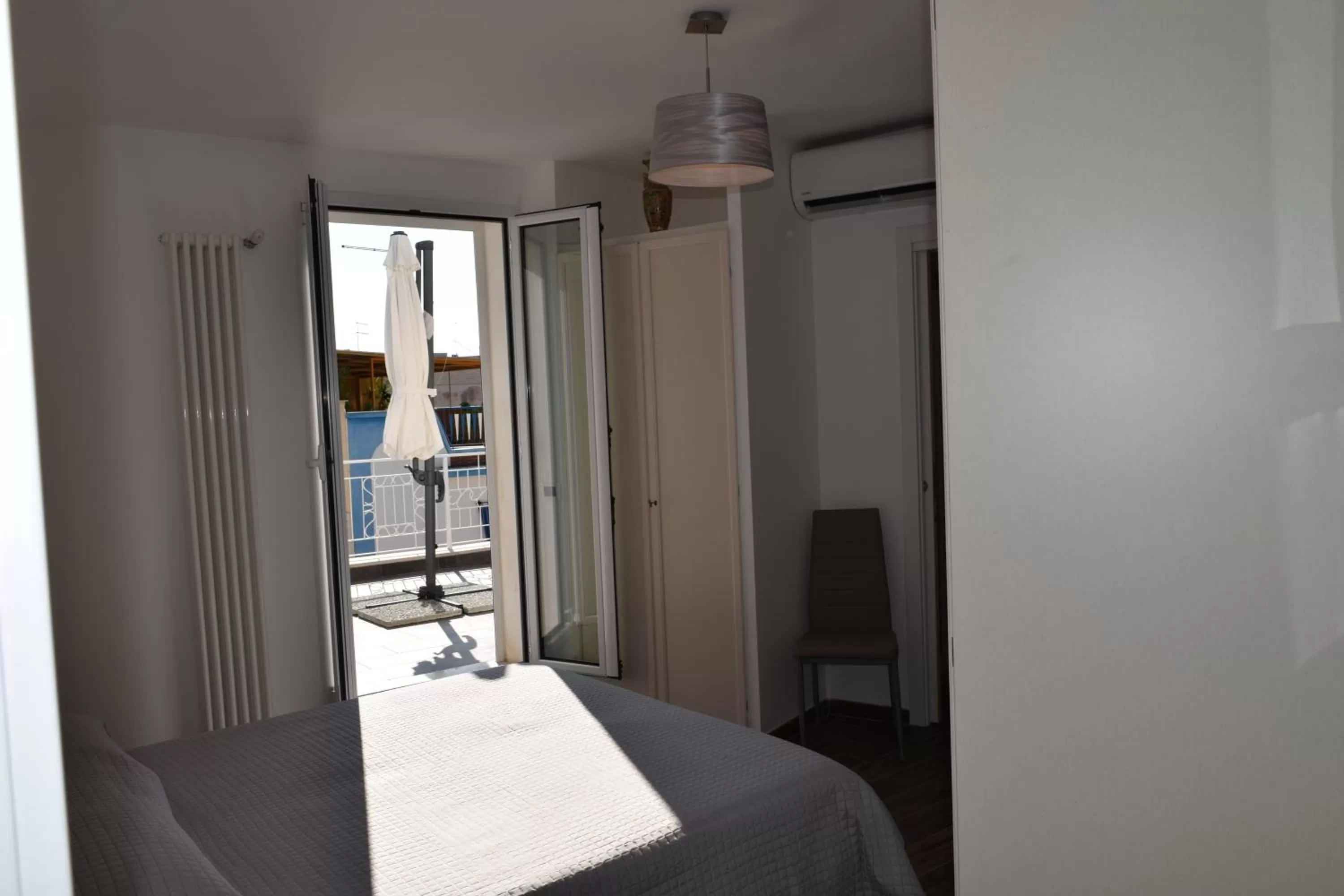 Photo of the whole room, Bed in DomuS al Corso B&B