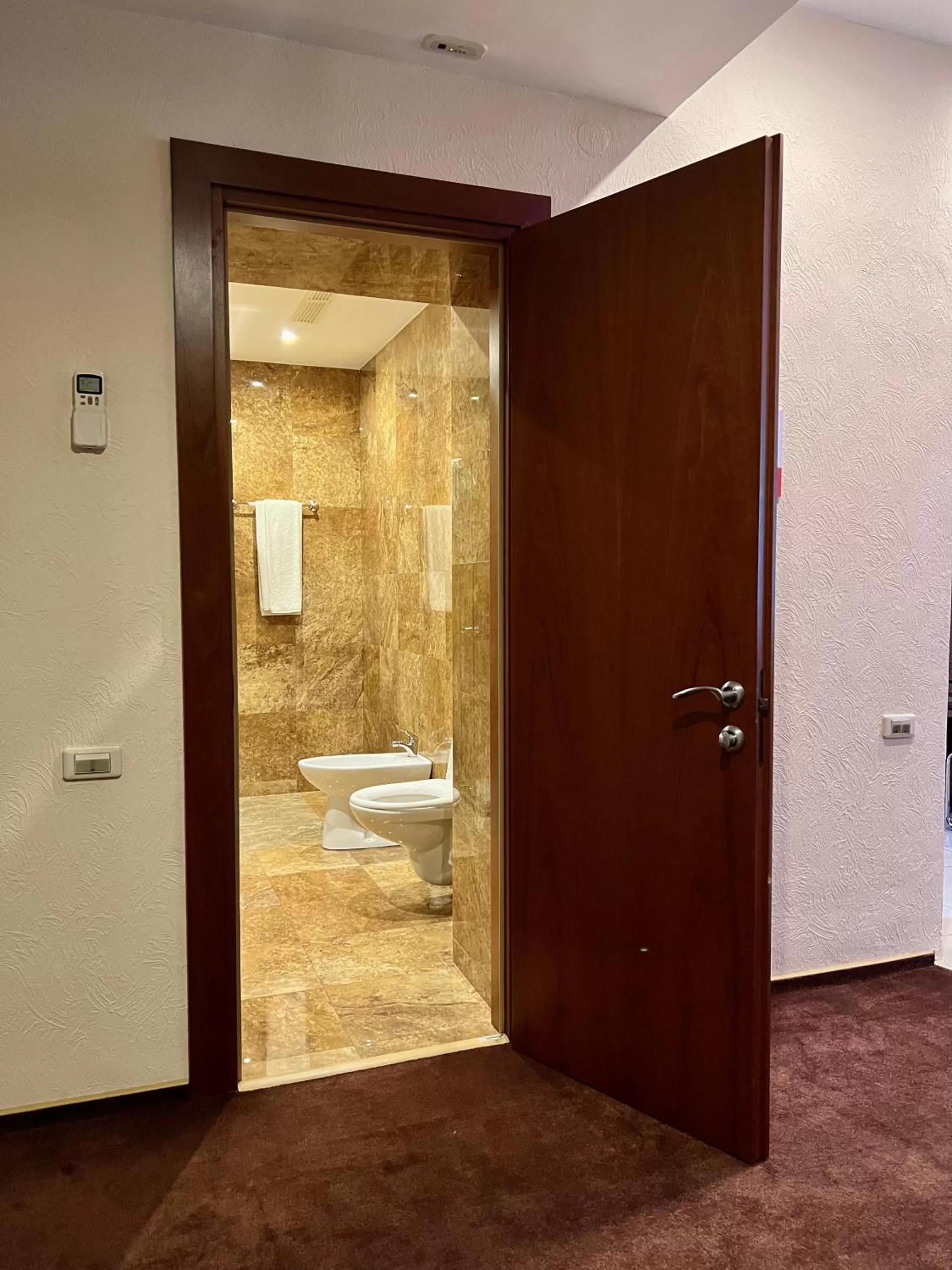 Shower in JEPPESEN RESIDENCE