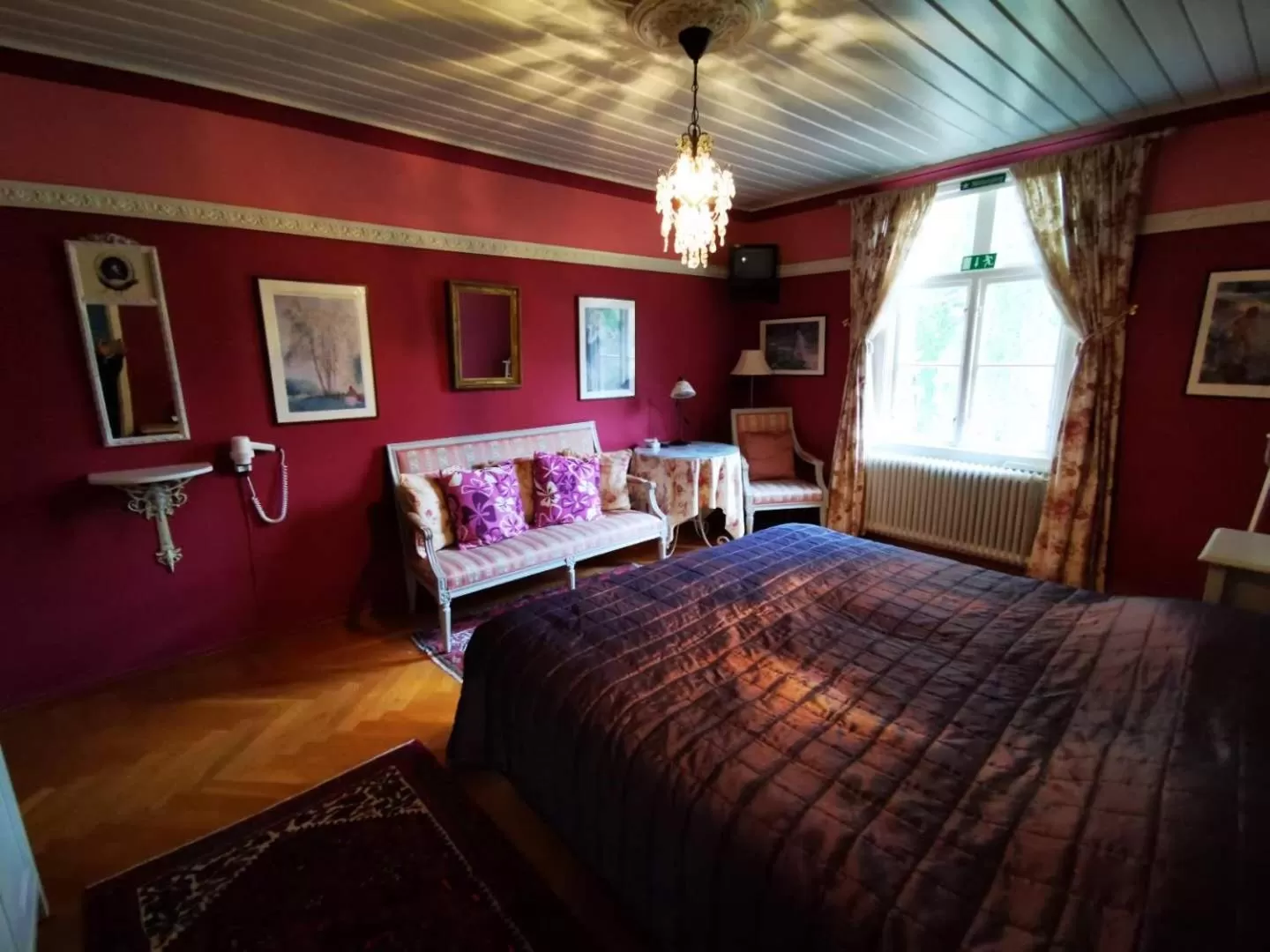 Bed in Ulfshyttans Herrgård