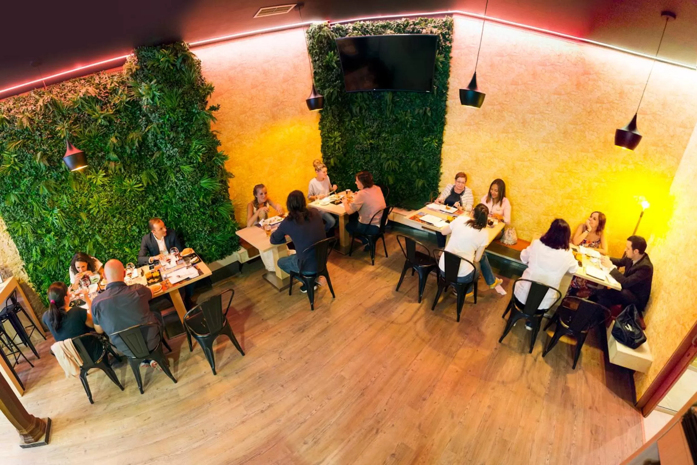 Restaurant/places to eat in Hotel Fruela