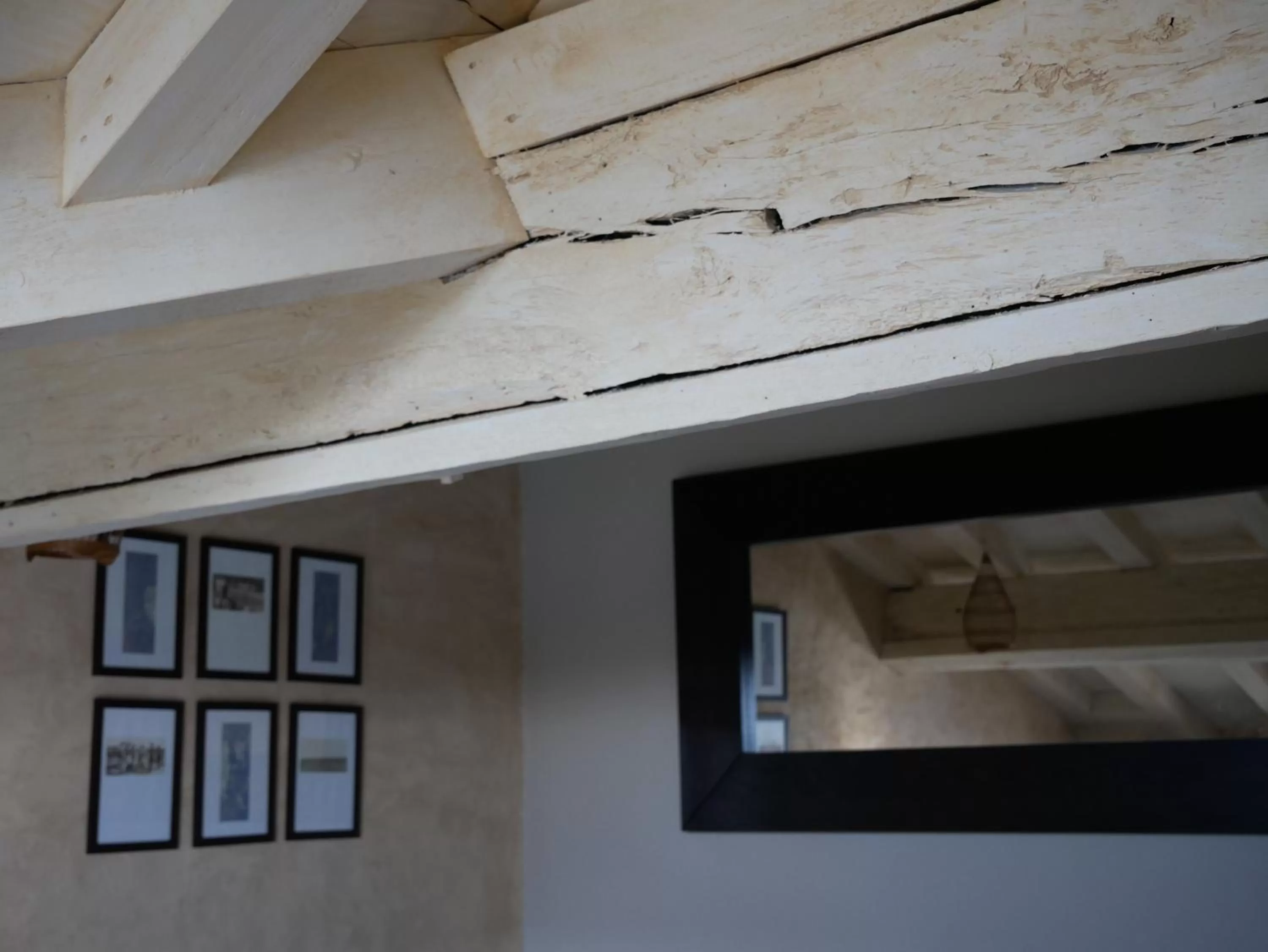 Decorative detail in CÔTE GARONNE le BALCON DES DAMES -hôtel et restaurant- Tonneins Fauillet Marmande - vue panoramique bord de Garonne chambres climatisées