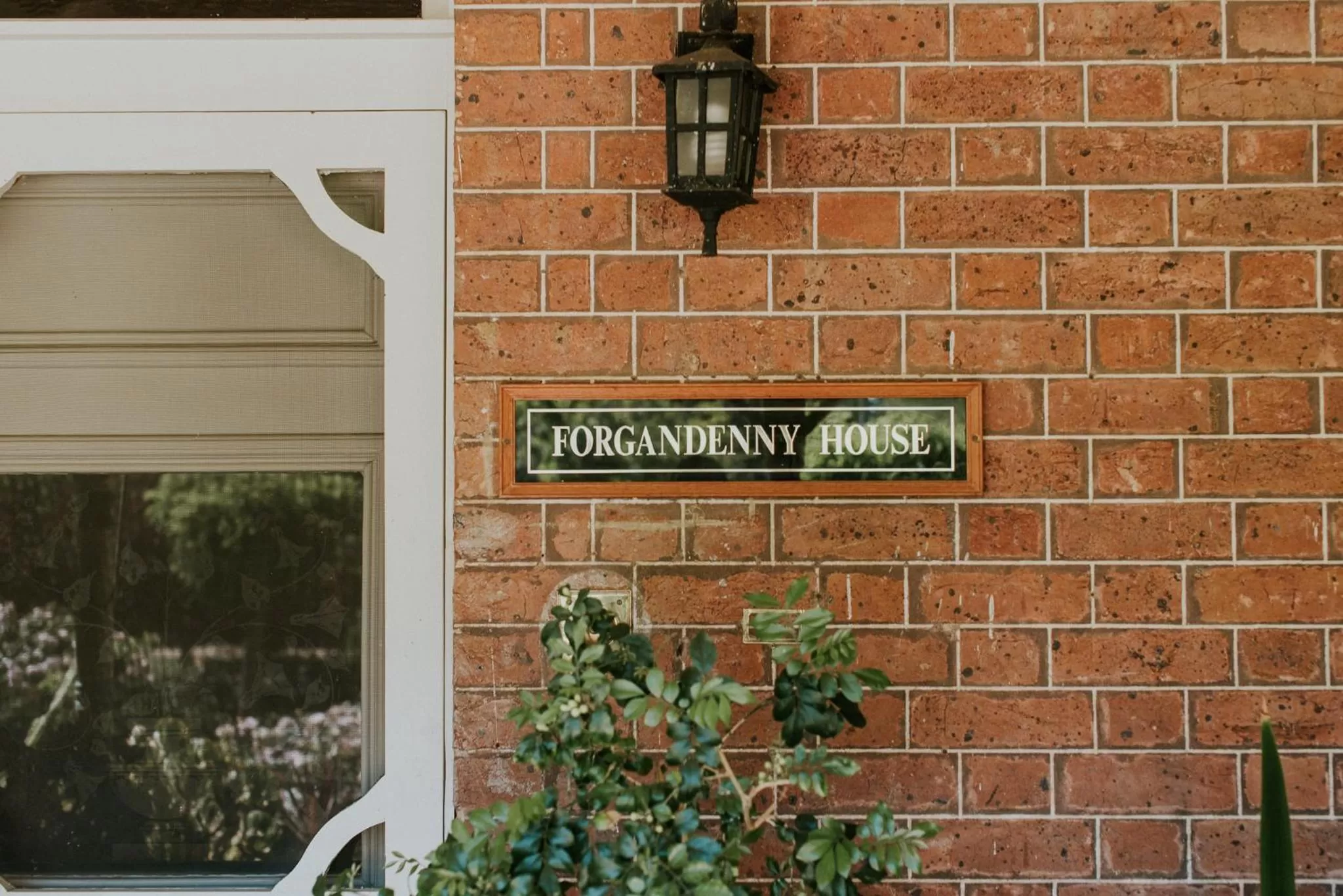 Facade/entrance in Forgandenny House B&B