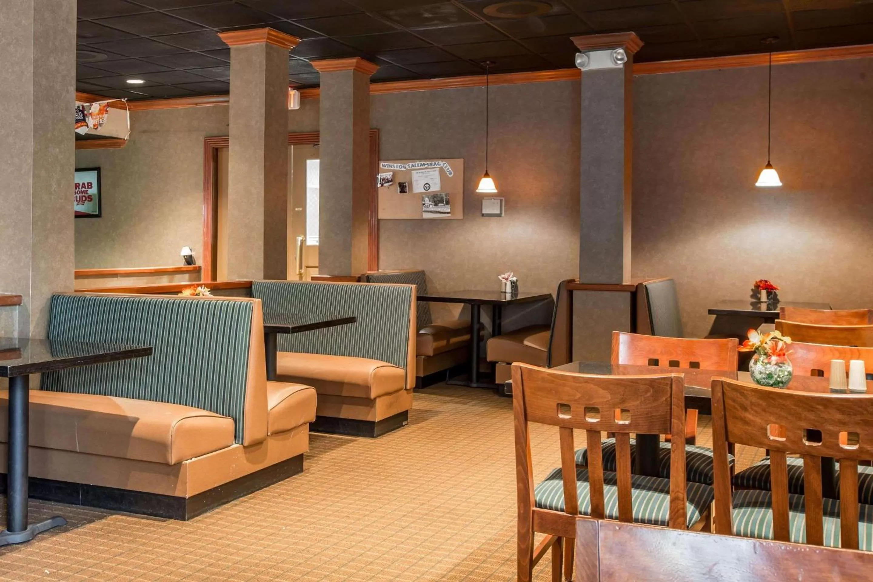 Restaurant/places to eat in Quality Inn & Suites Hanes Mall