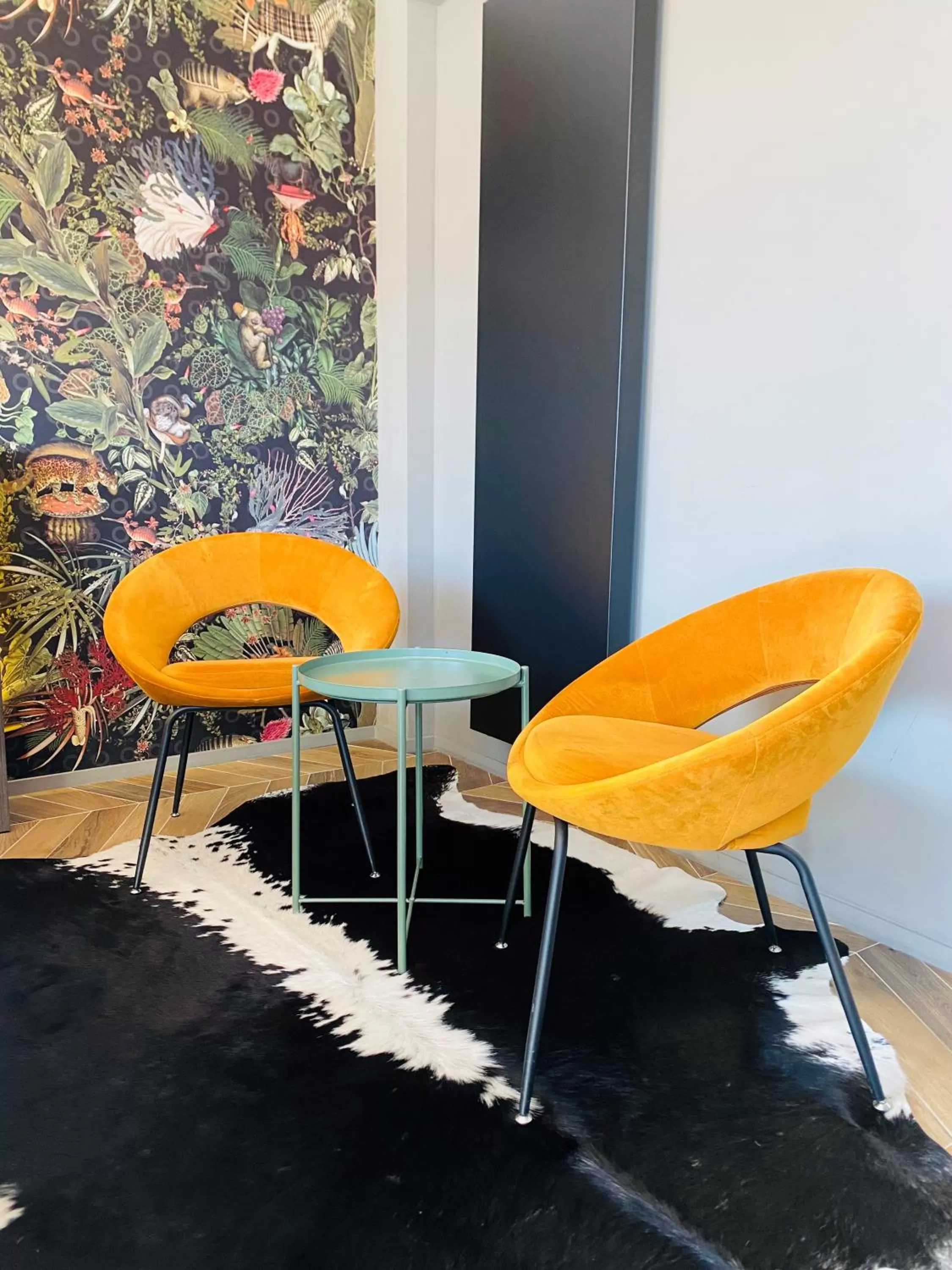 Seating area in Prado Next Door