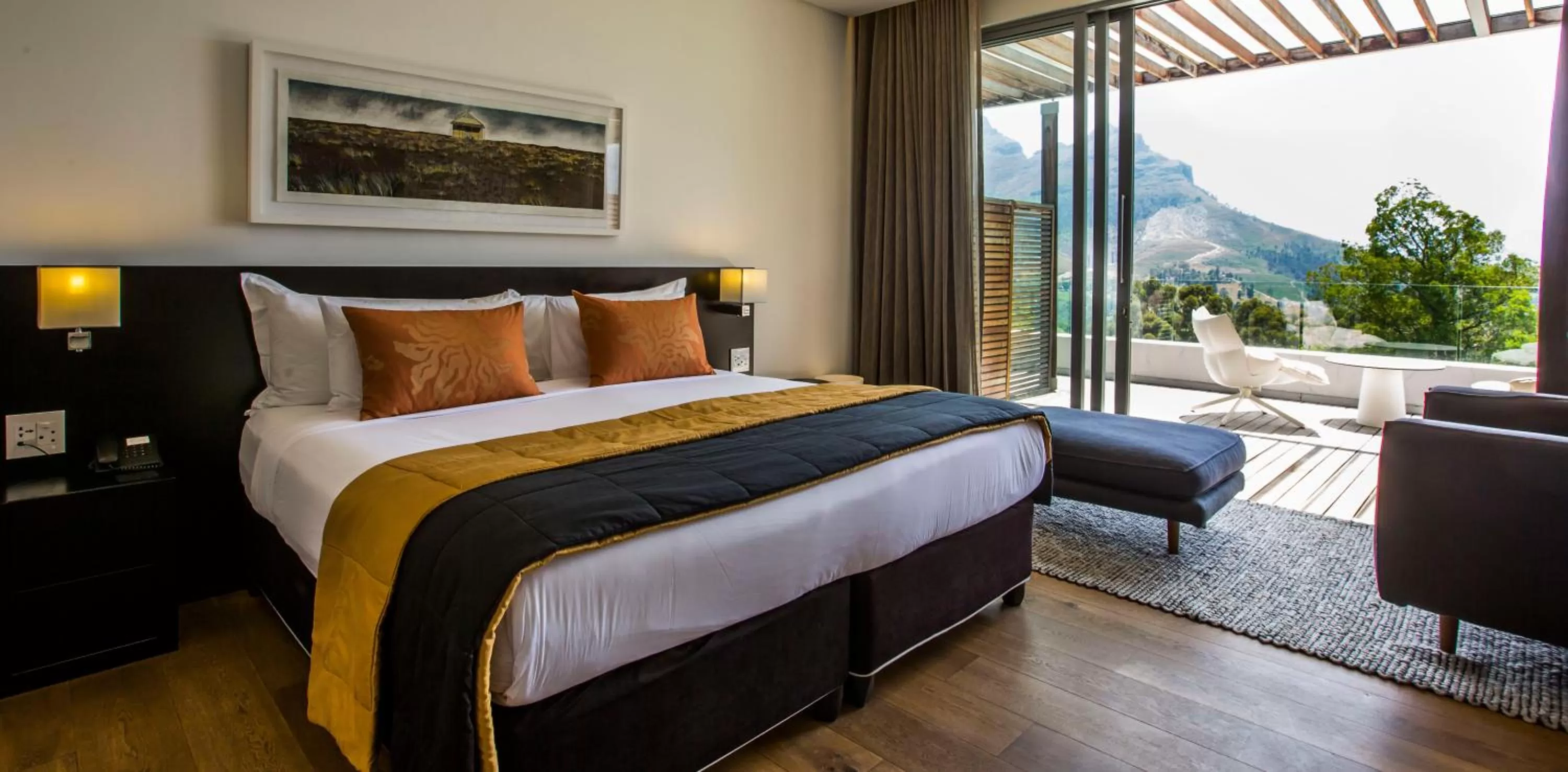 Luxury Double Room in Clouds Estate