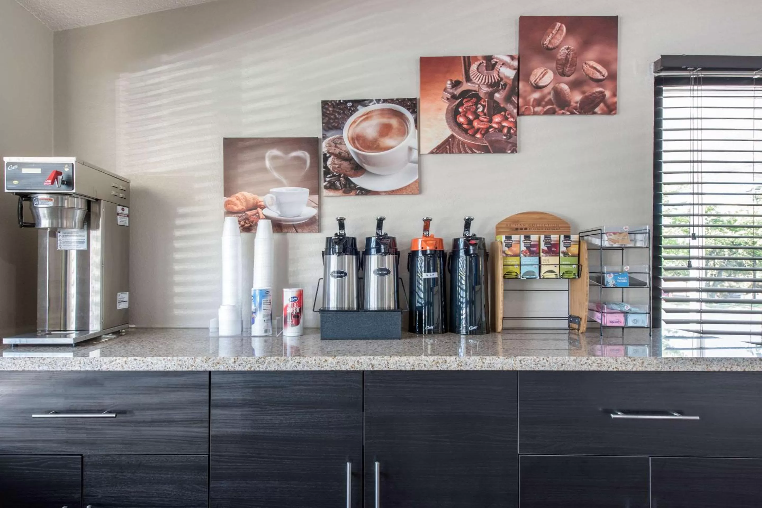 Restaurant/places to eat in Rodeway Inn Sharonville - Cincinnati North