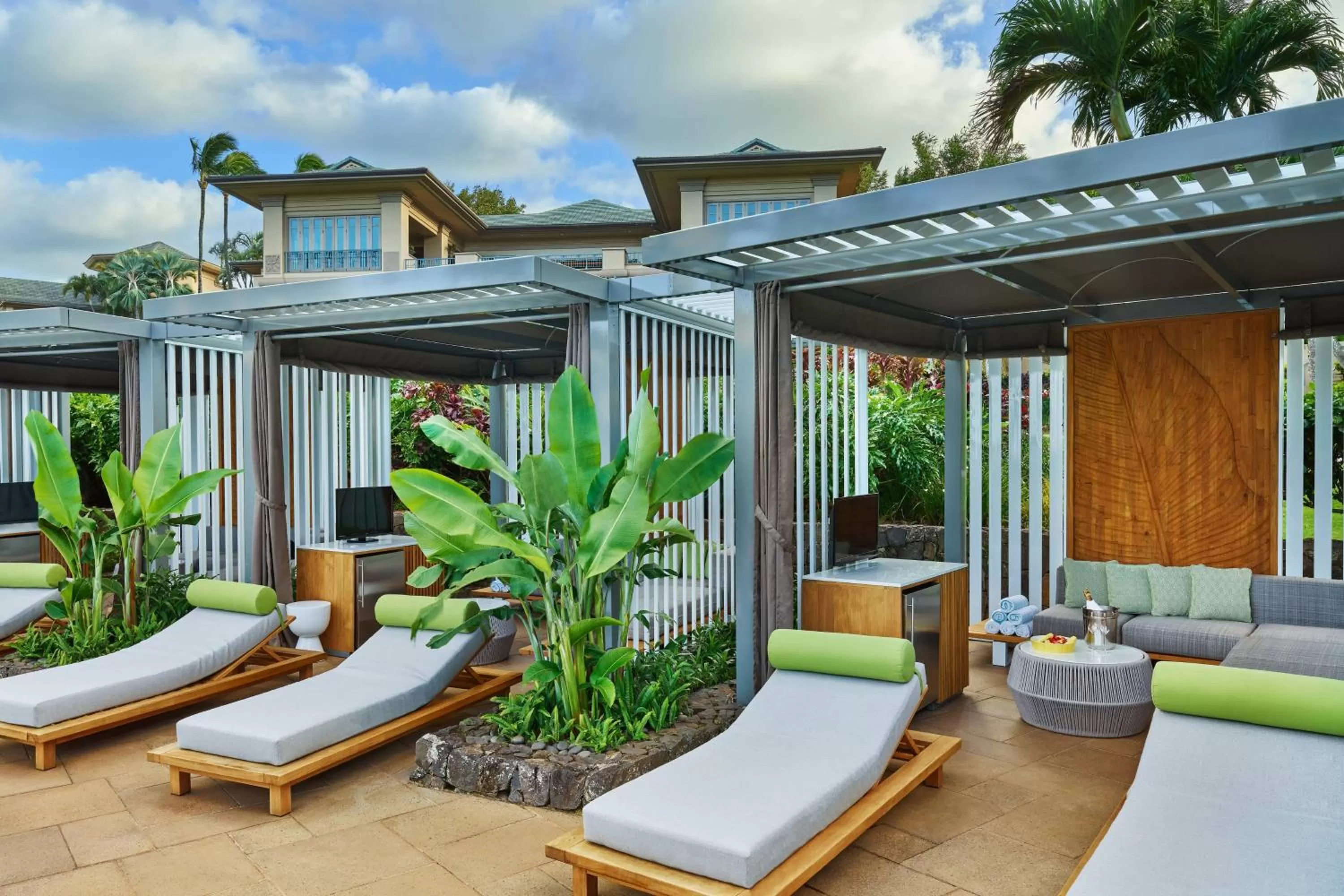 Swimming pool in The Ritz-Carlton Maui, Kapalua