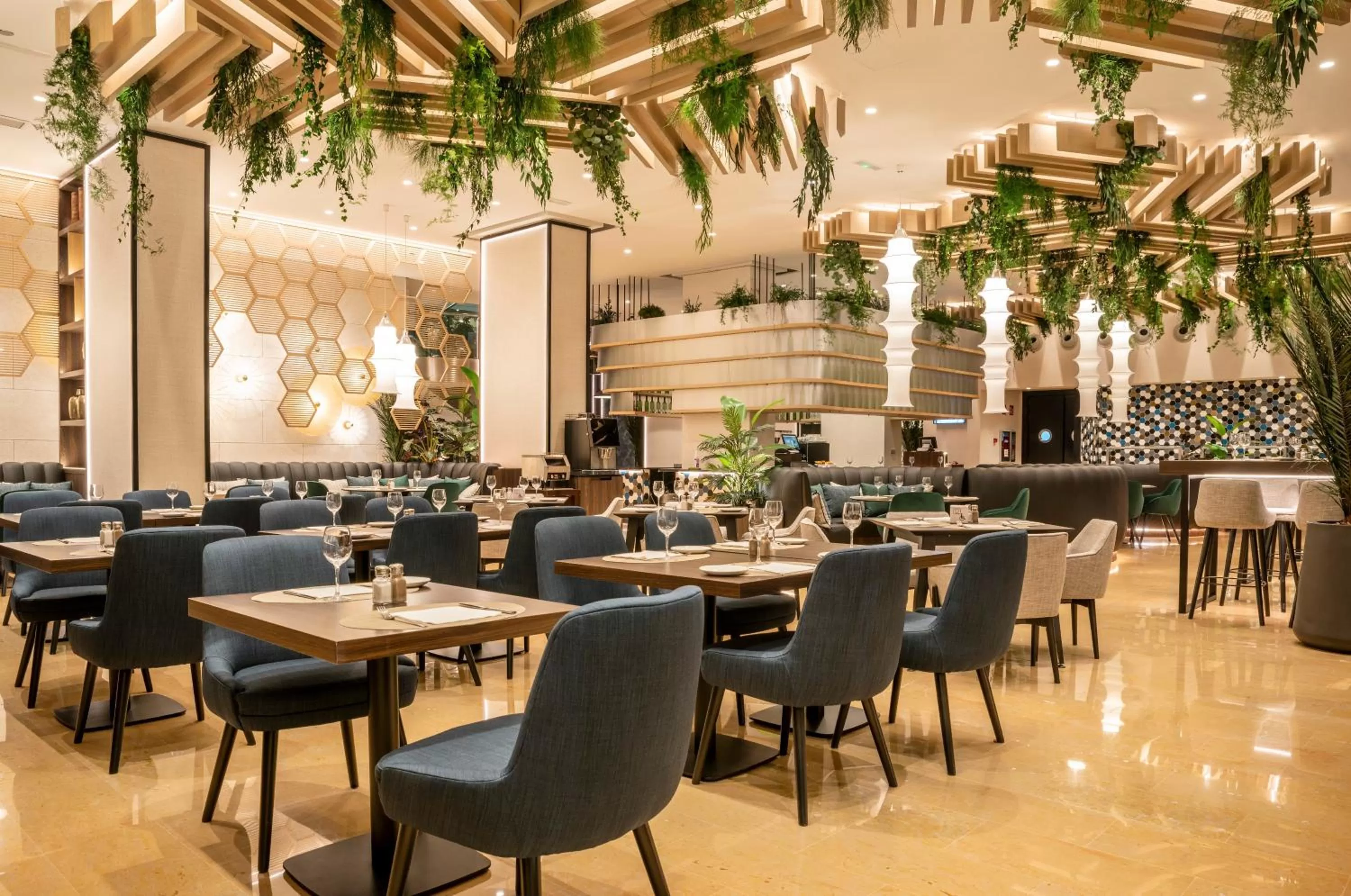 Restaurant/places to eat in Ilunion Valencia 4