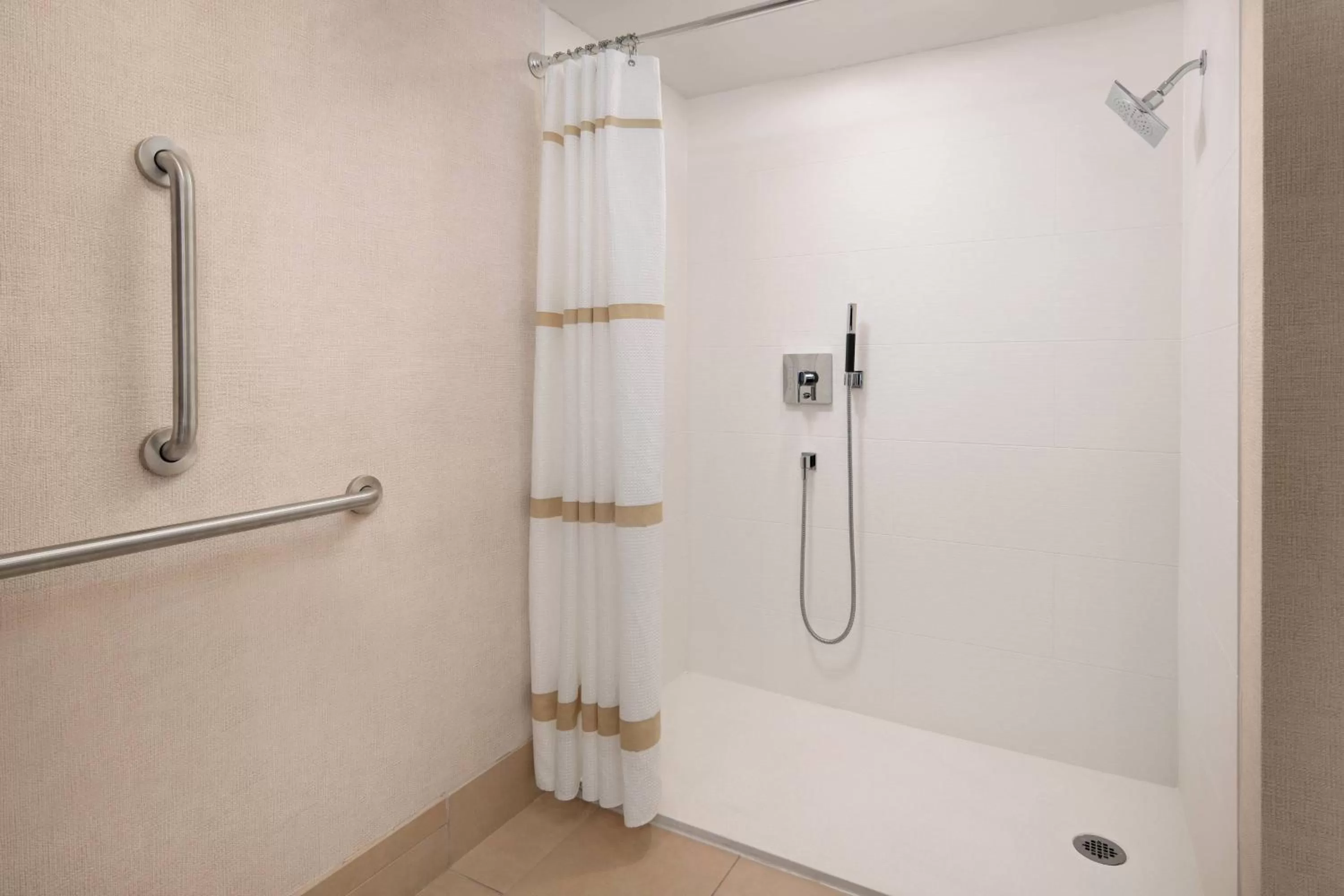 Bathroom in Colorado Springs Marriott