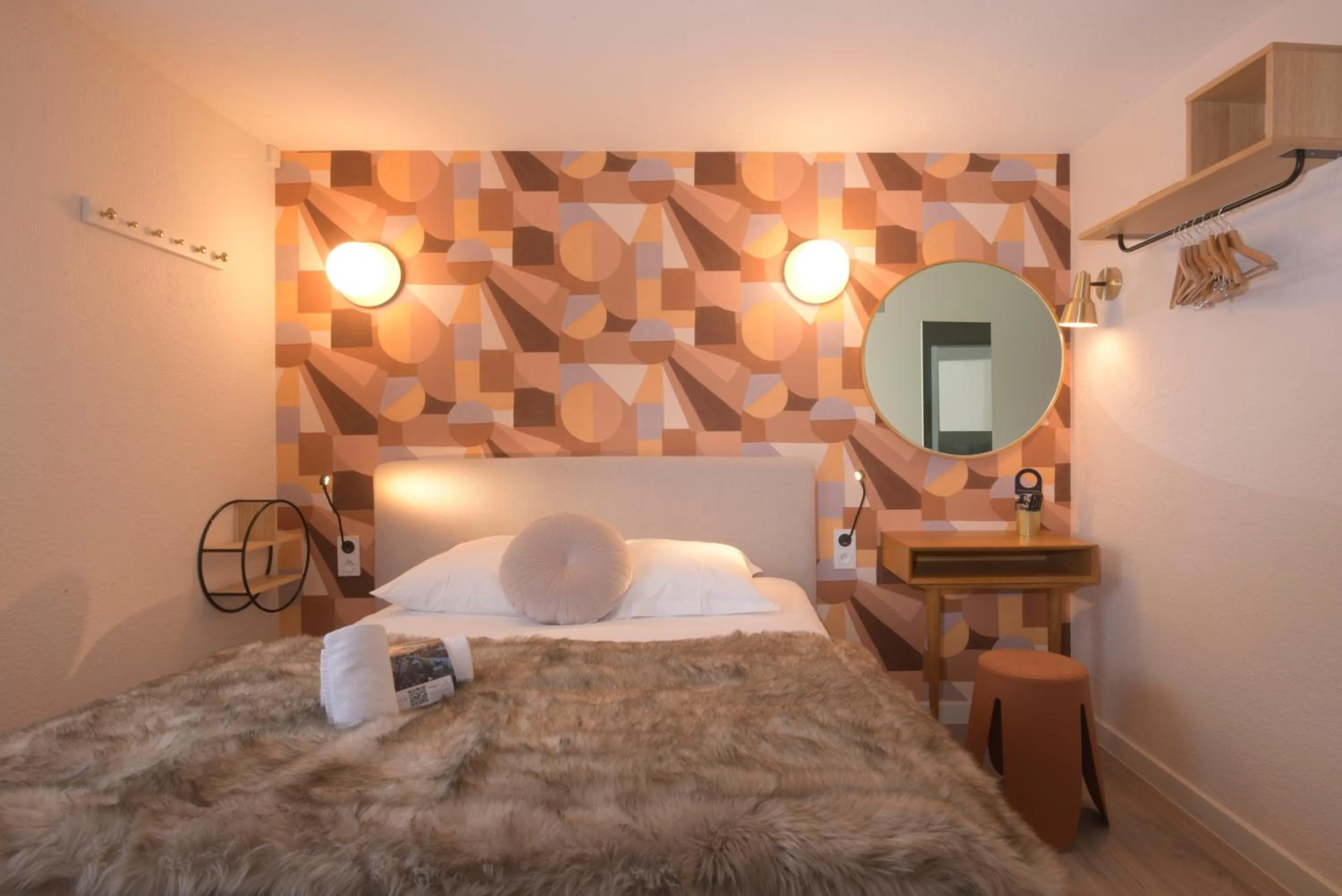 Bed in Hotel Arc-En-Ciel Colmar Contact Hotel