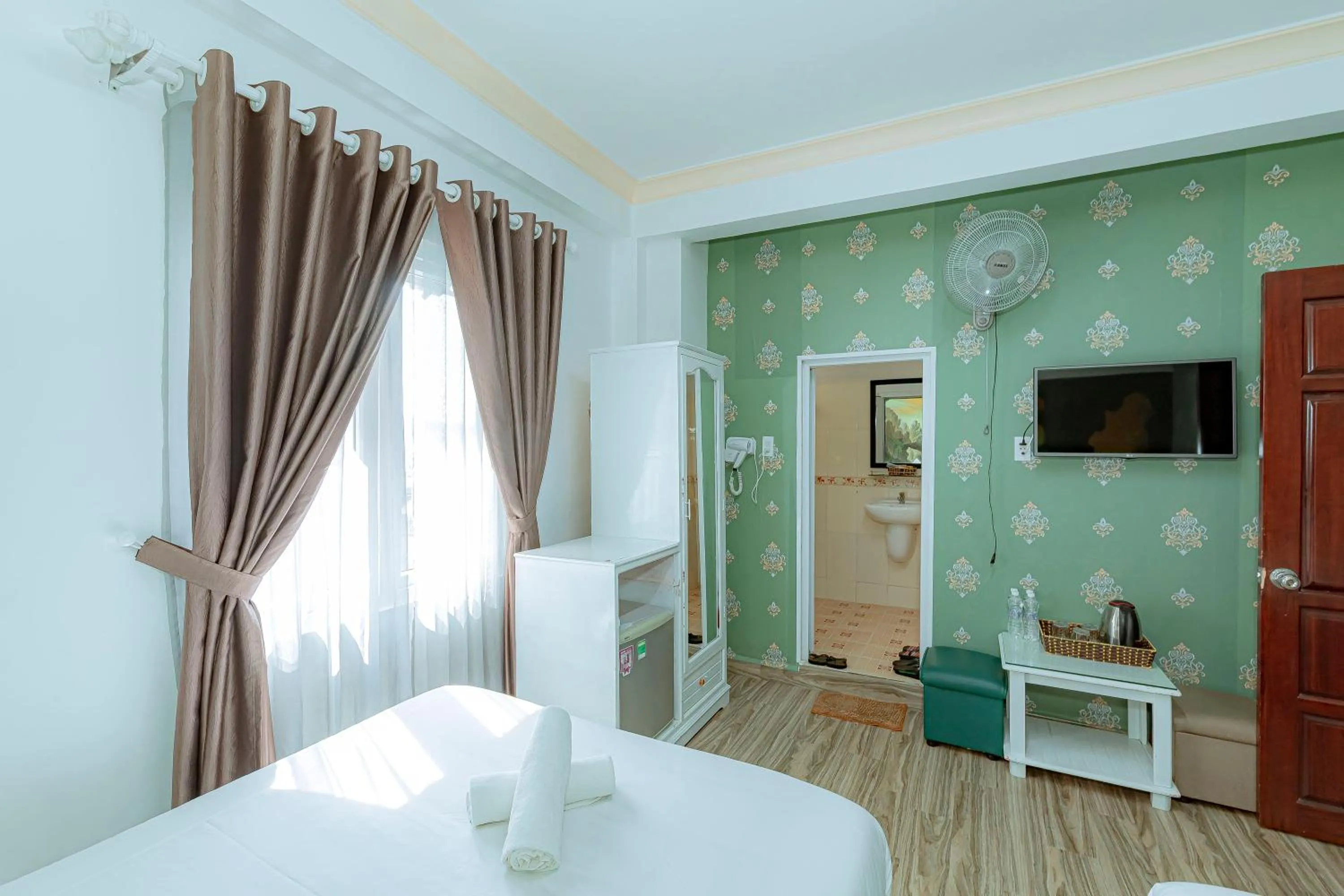 Ken's Backpackers Hotel