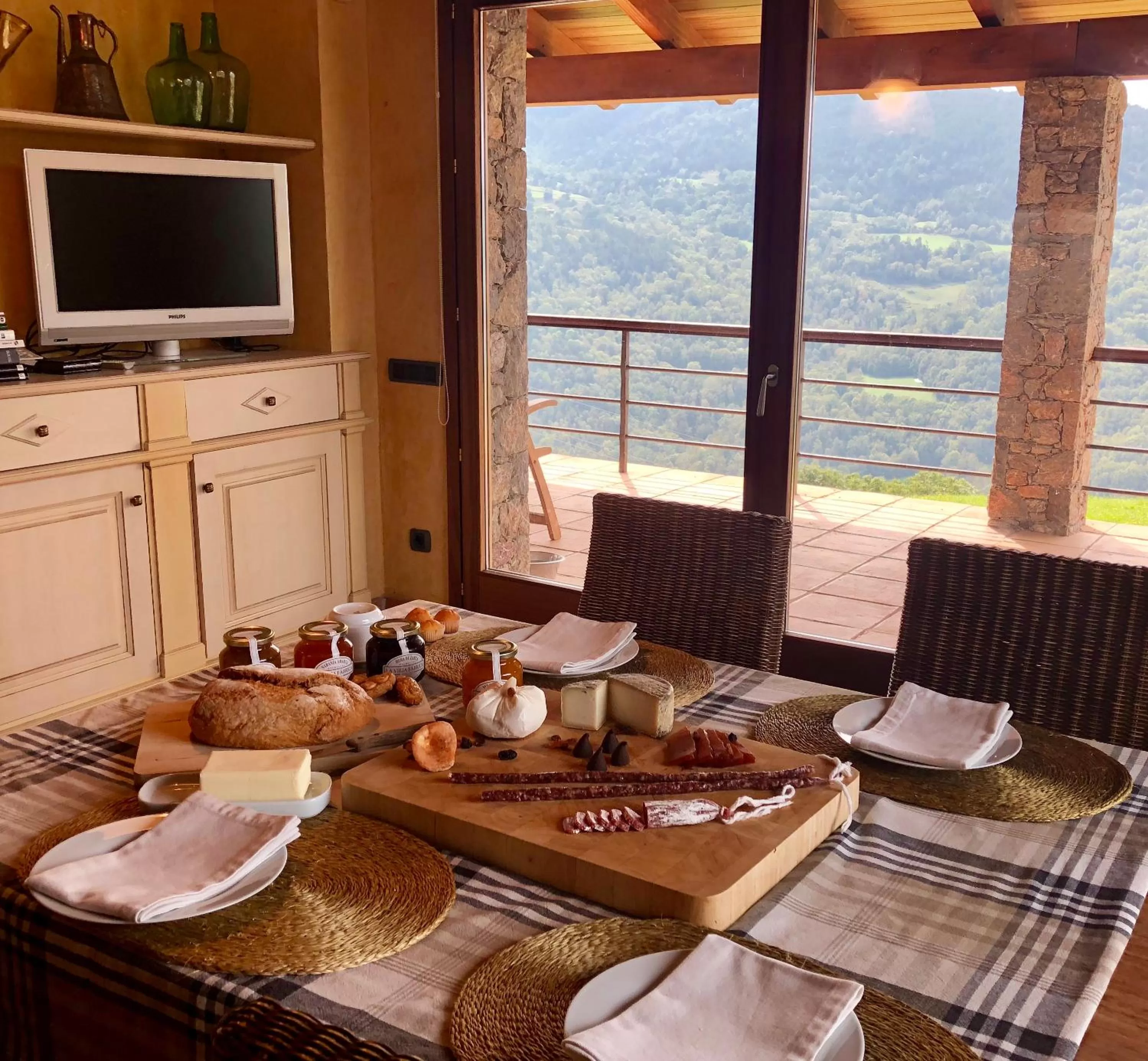 Buffet breakfast in Serrat del Vent - Adults only