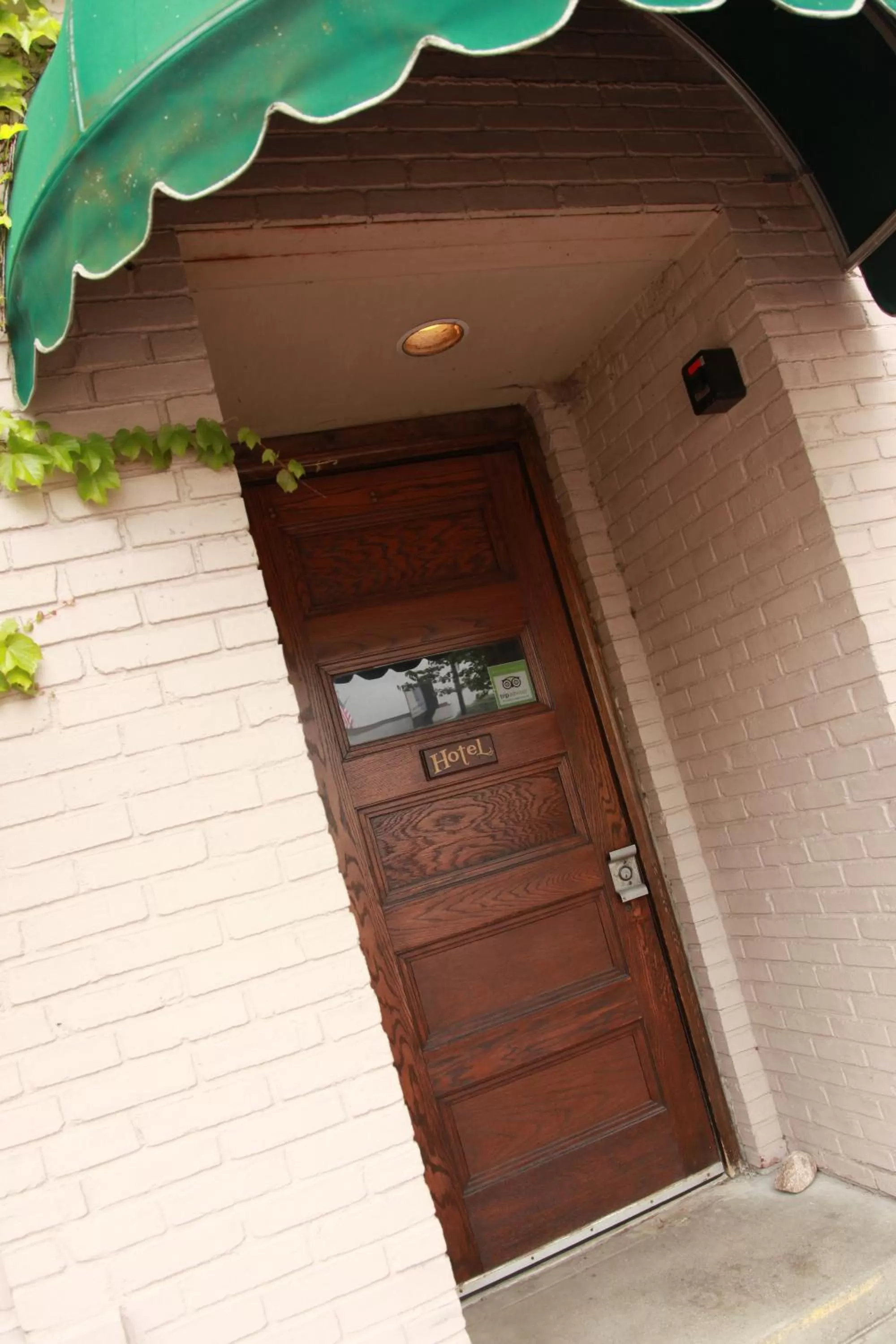 Facade/entrance in The Winter Inn