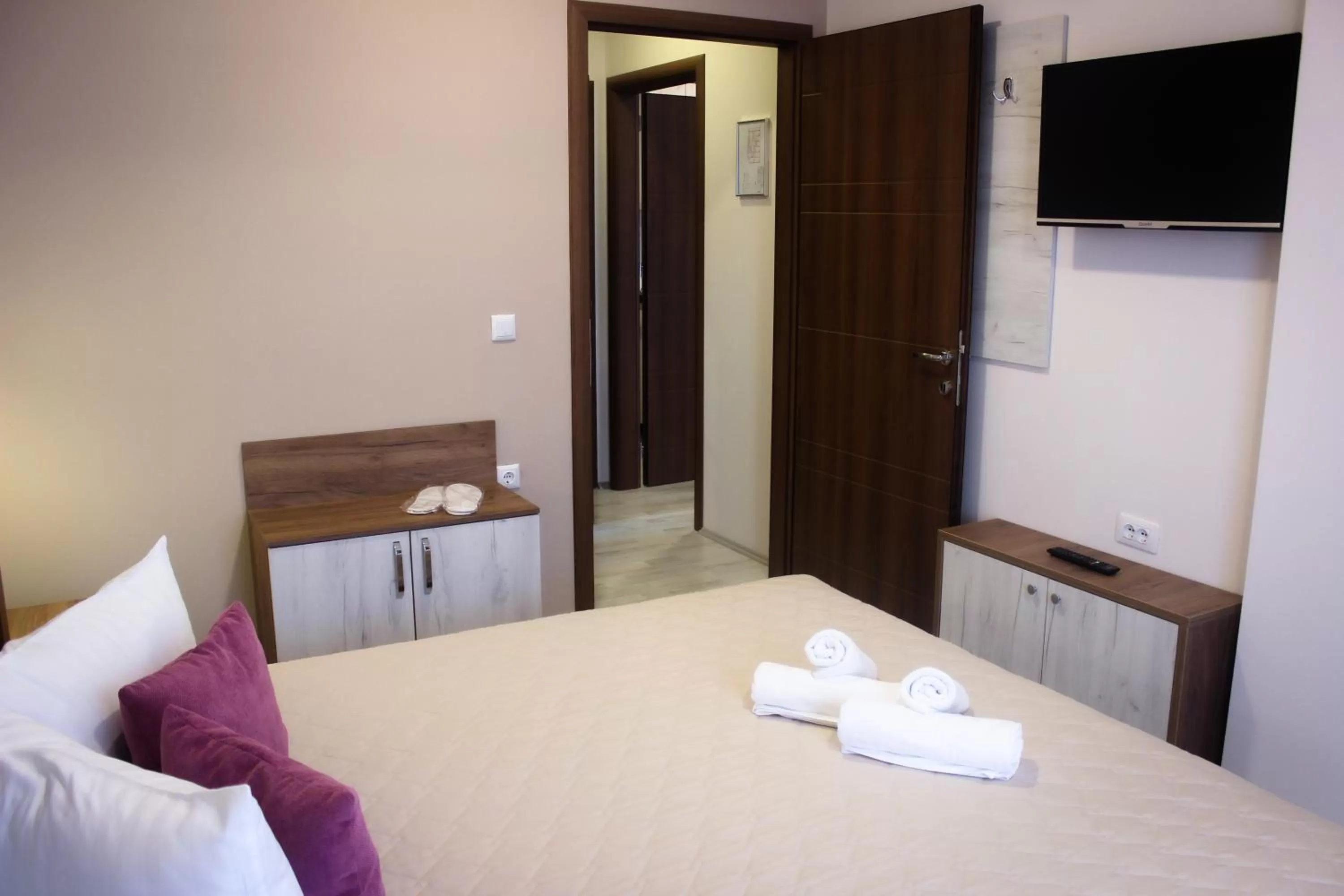 Bed in Boulevard Apartments