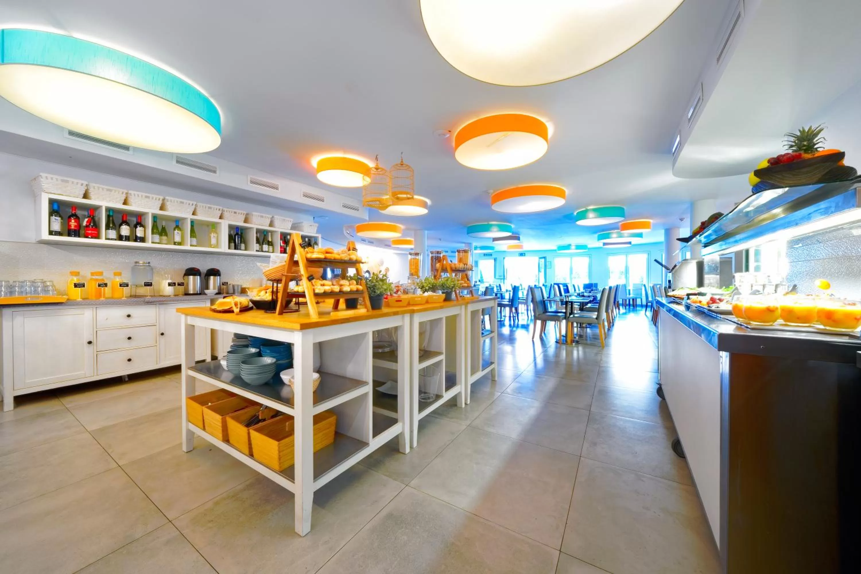 Breakfast in Aqua Suites