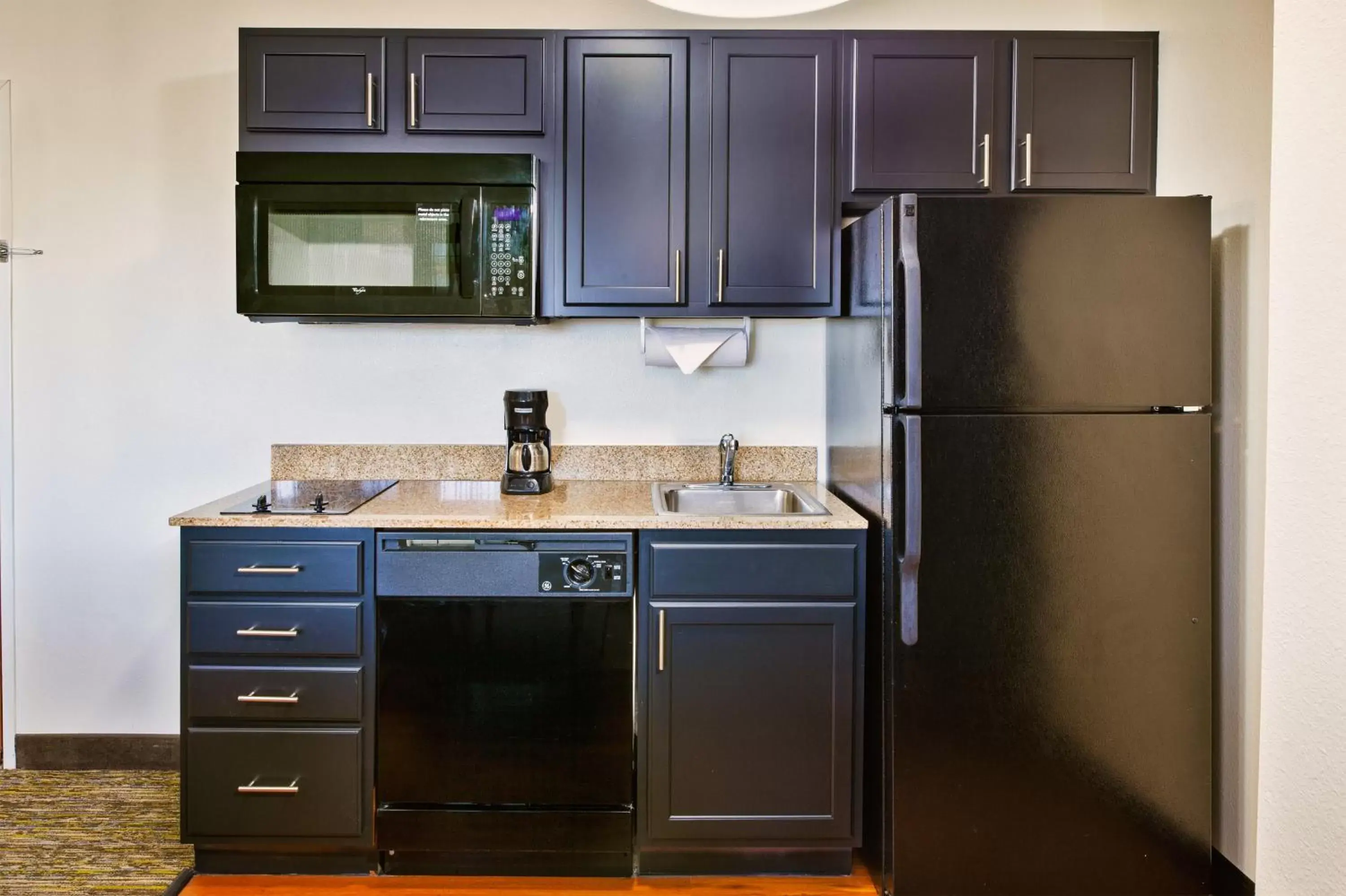 One-Bedroom Queen Suite - Disability Access Tub in Candlewood Suites Indianapolis Airport by IHG One-Bedroom Queen Suite - Disability Access Tub in Candlewood Suites Indianapolis Airport by IHG