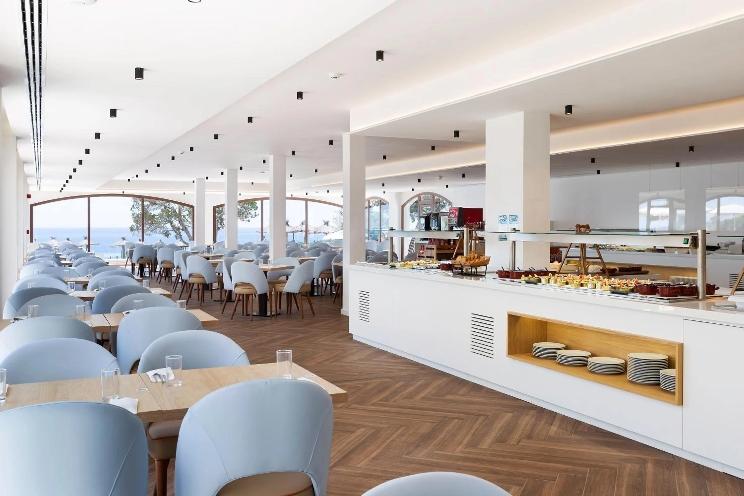 Restaurant/places to eat in Alua Suites Las Rocas