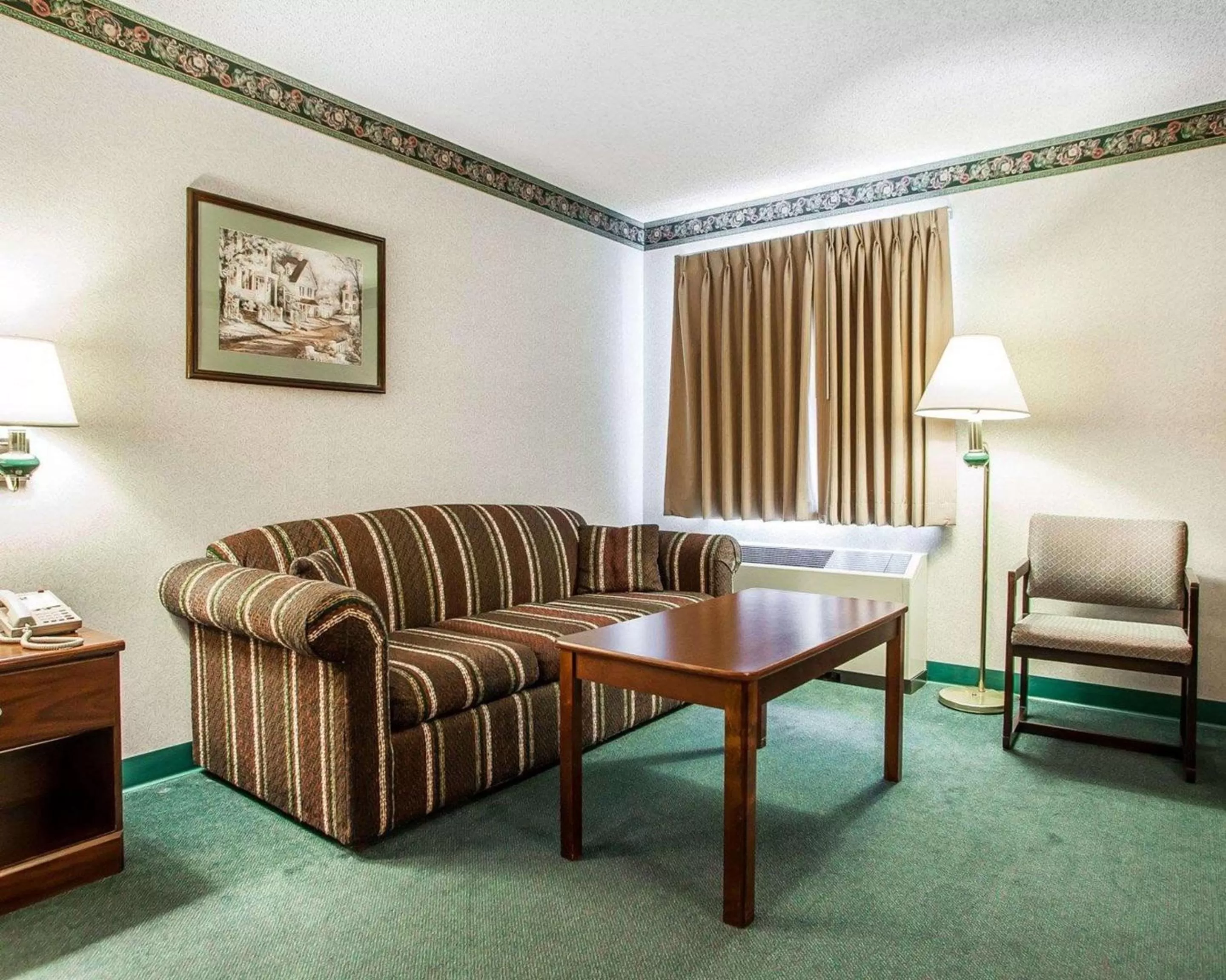 Photo of the whole room in Quality Inn Midway