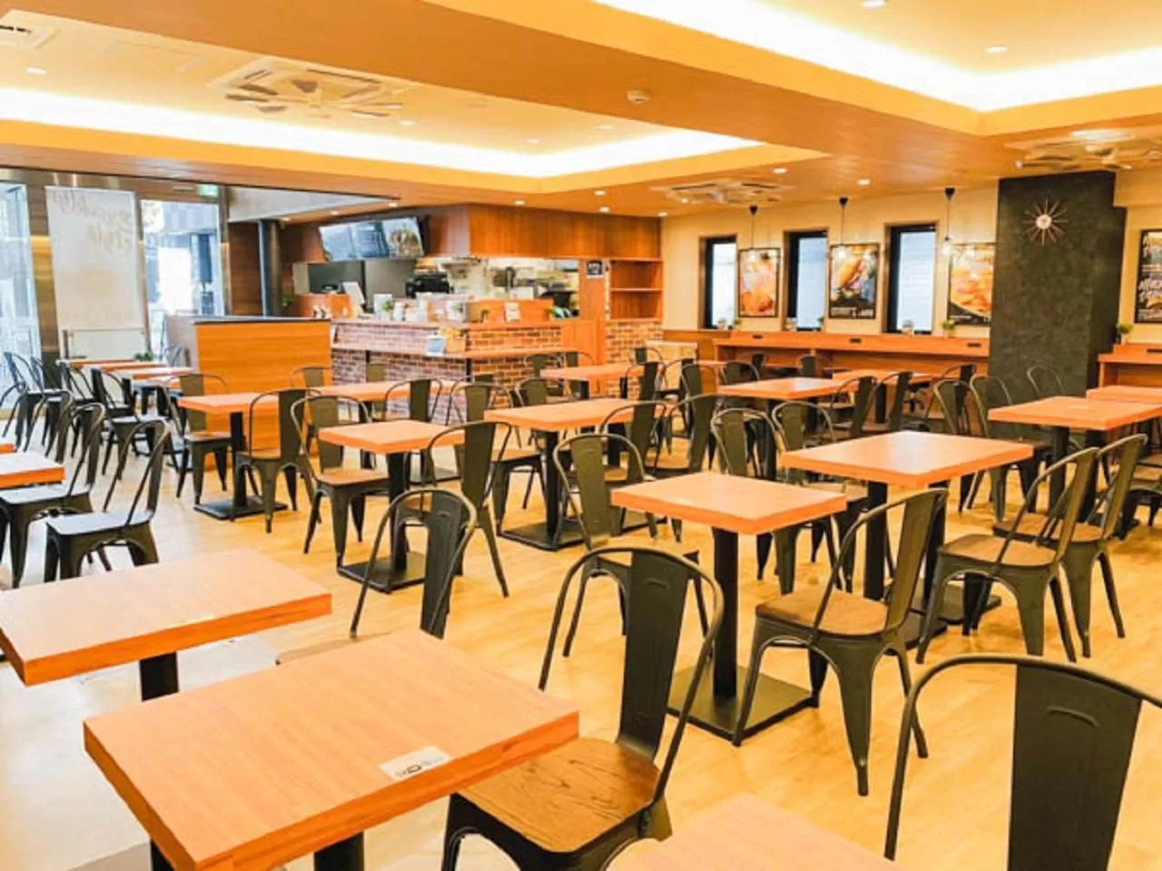 Lounge or bar in HOTEL LiVEMAX Hakataekimae