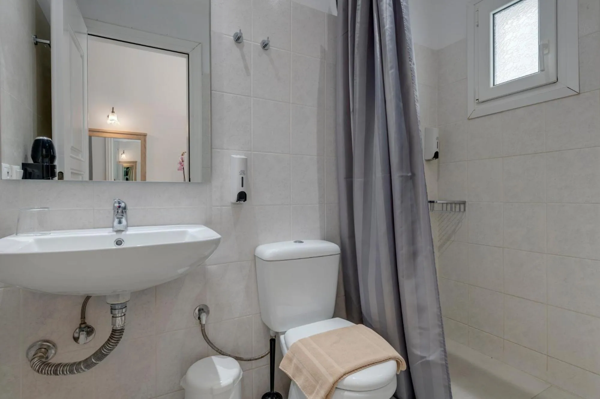 Bathroom in Makis Place