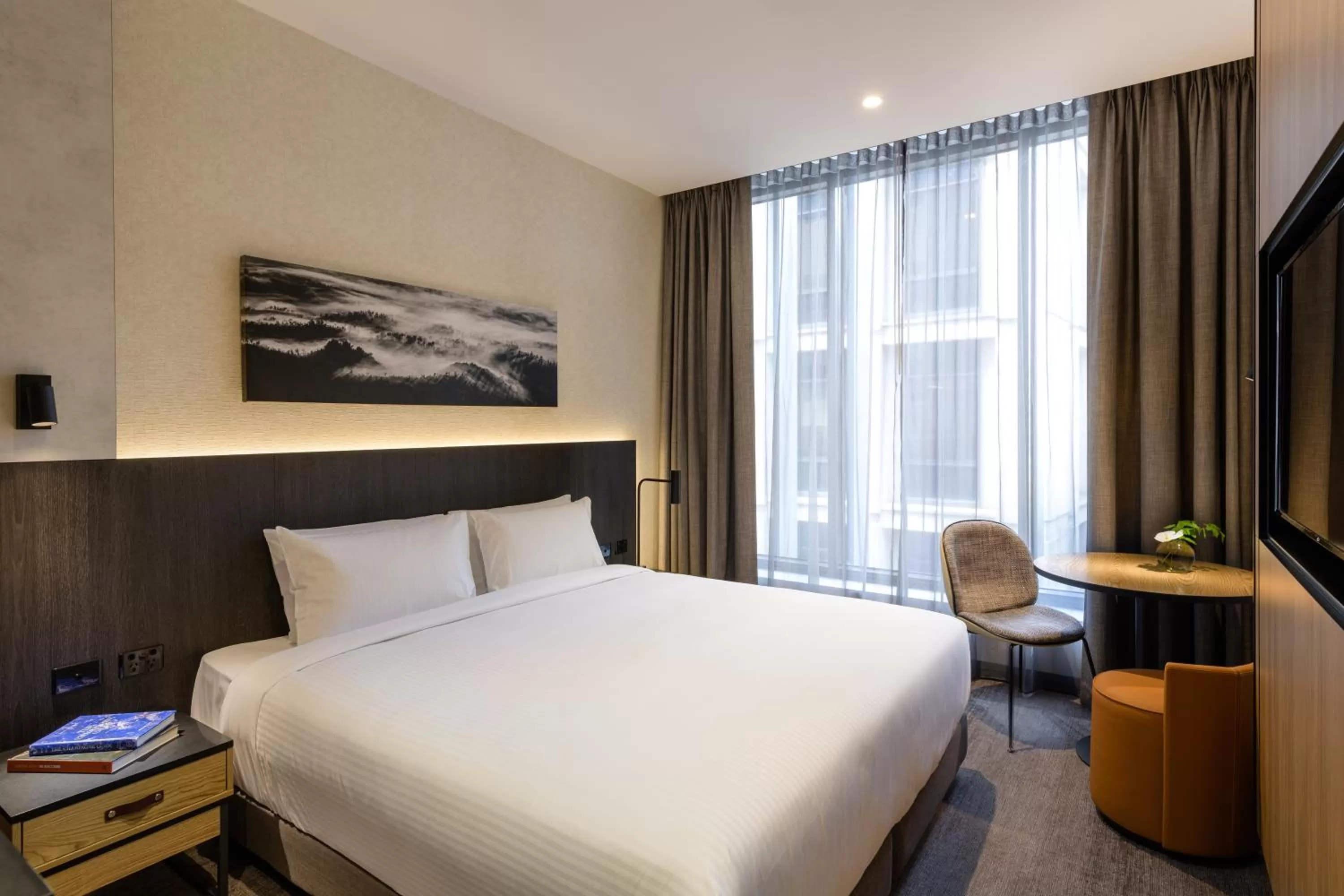 Photo of the whole room, Bed in Mövenpick Hotel Hobart