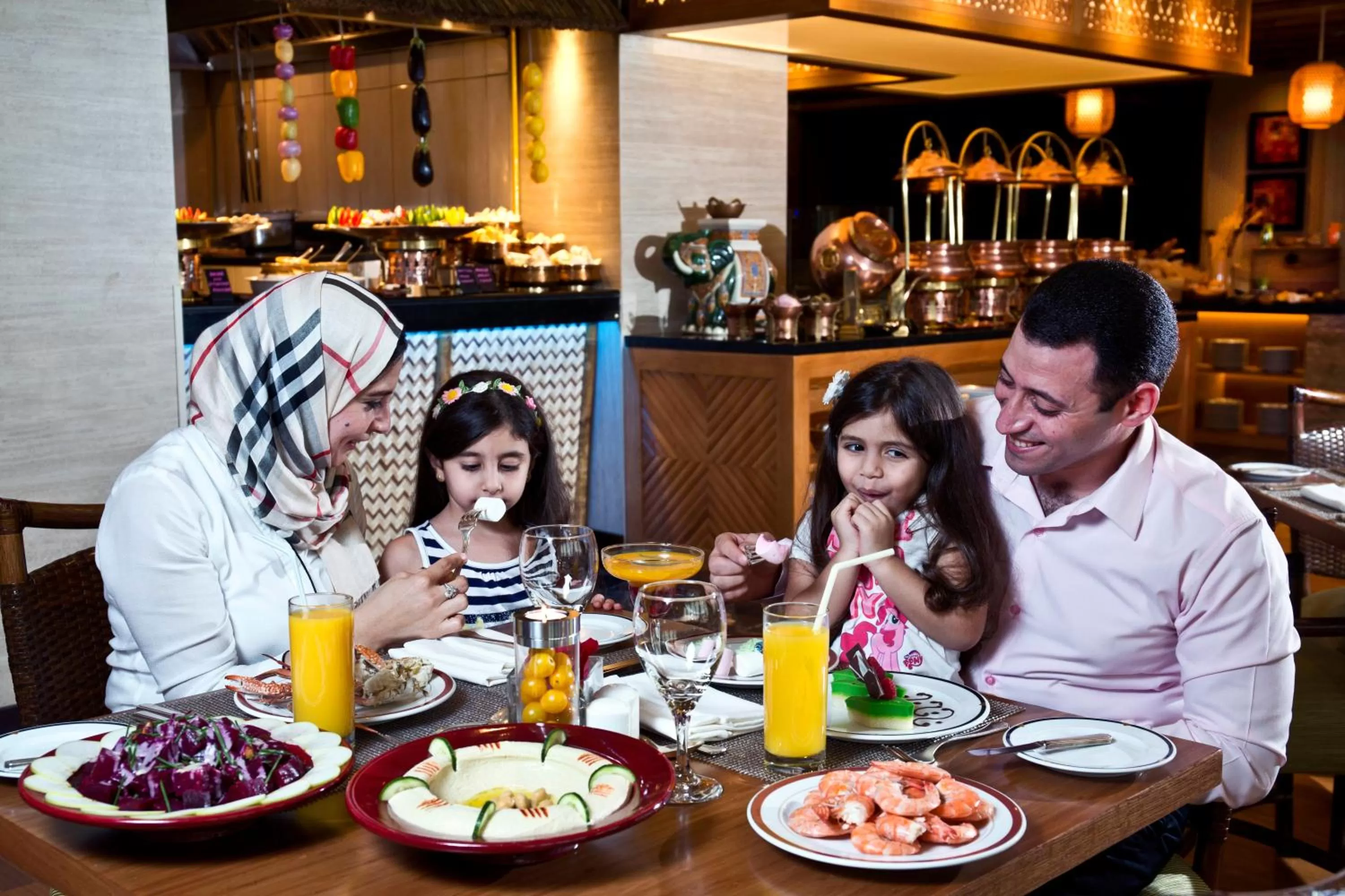 Restaurant/places to eat in Crowne Plaza Dubai Deira by IHG
